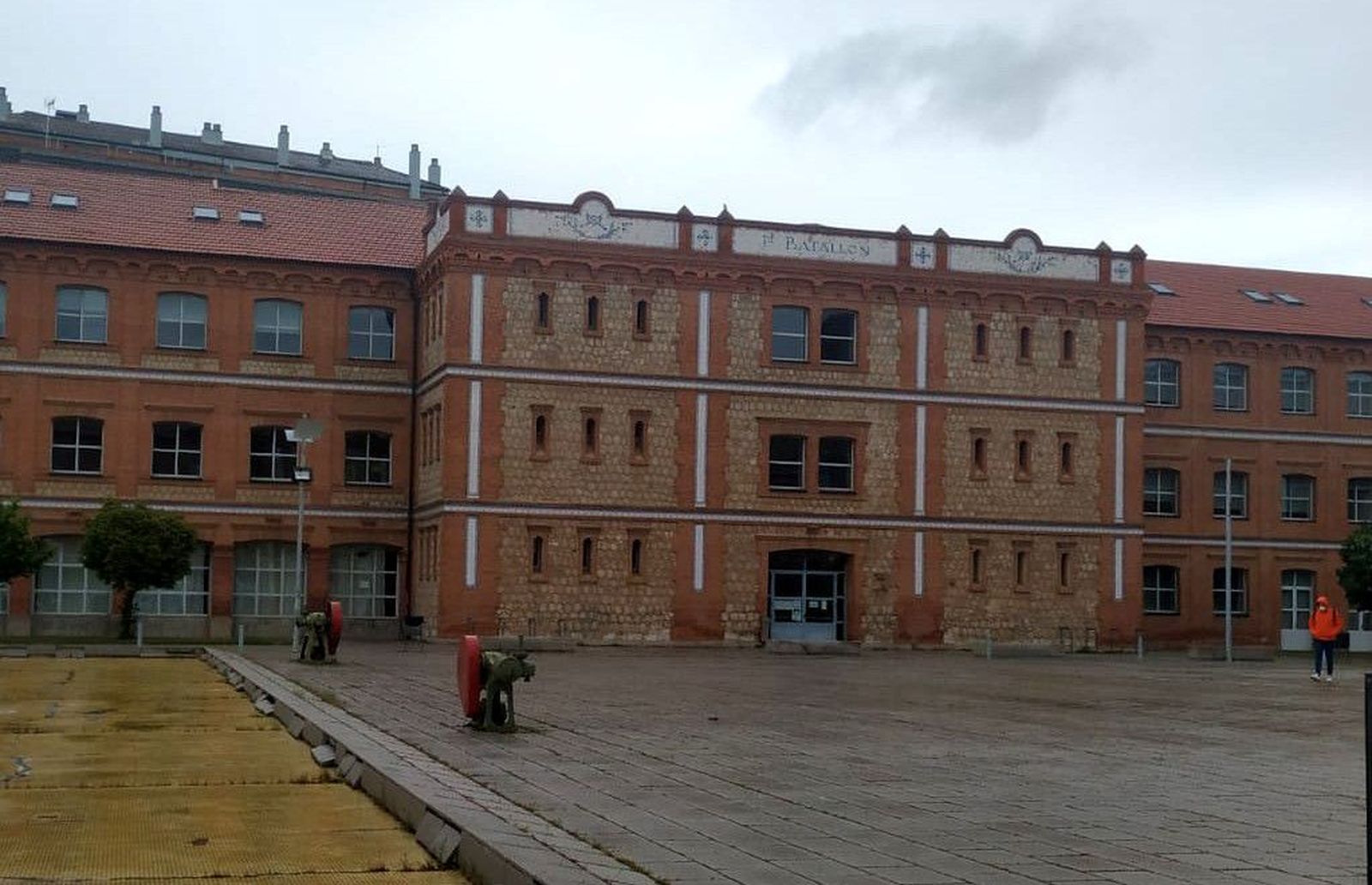 Los profesores asociados universitarios podrán continuar el próximo curso aunque no cuenten con acreditación profesional