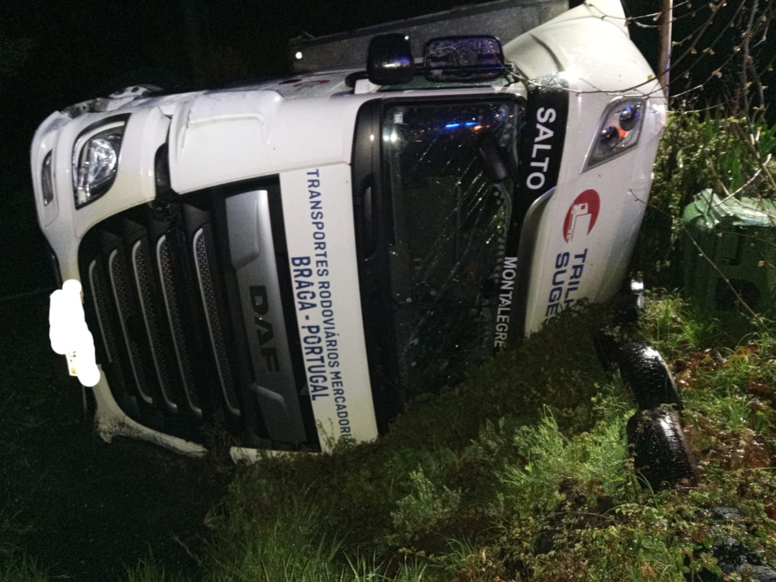 Imagen del estado en el que quedó el camión