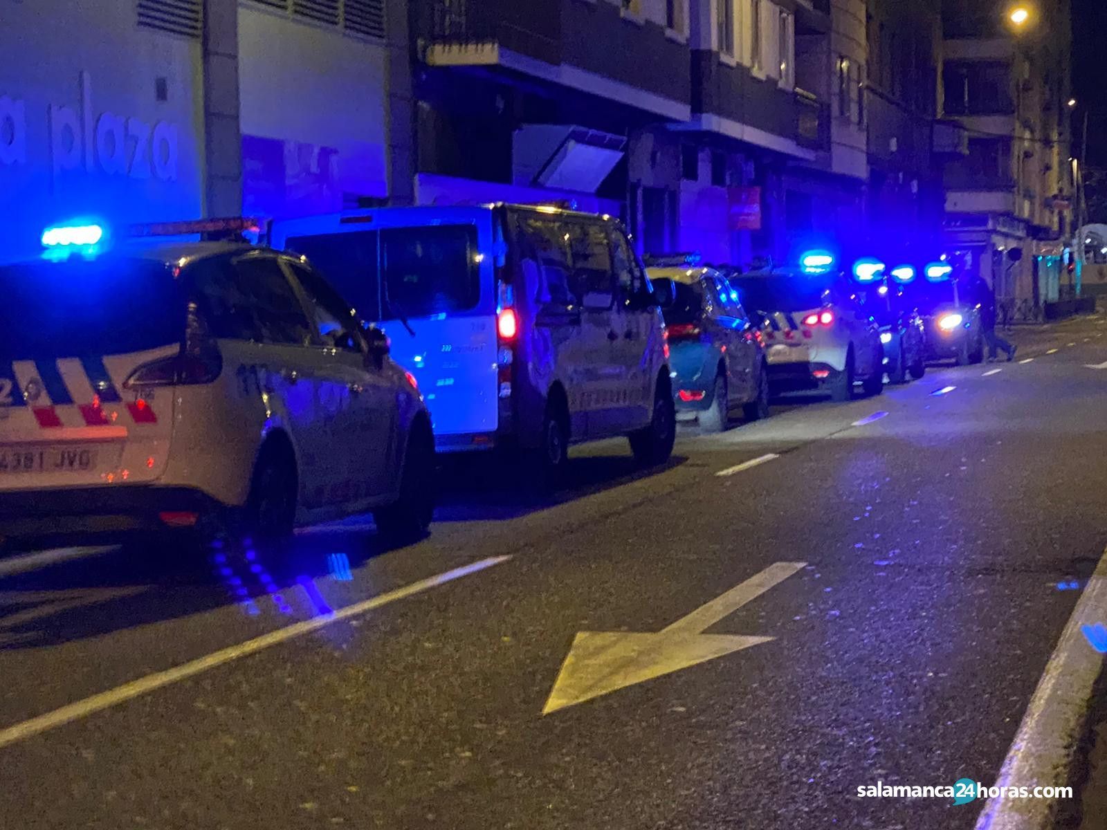 Policía en álvaro gil (2)