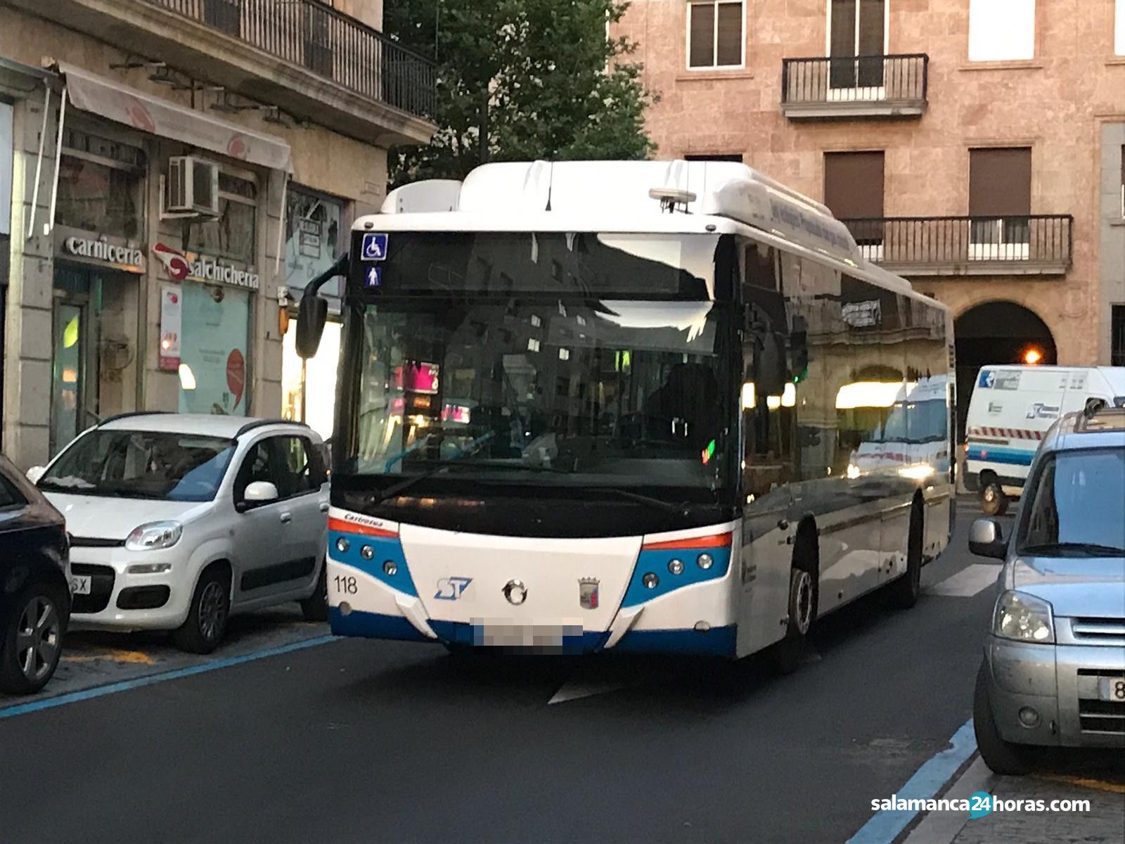 Autobús averiado en Correhuela 2