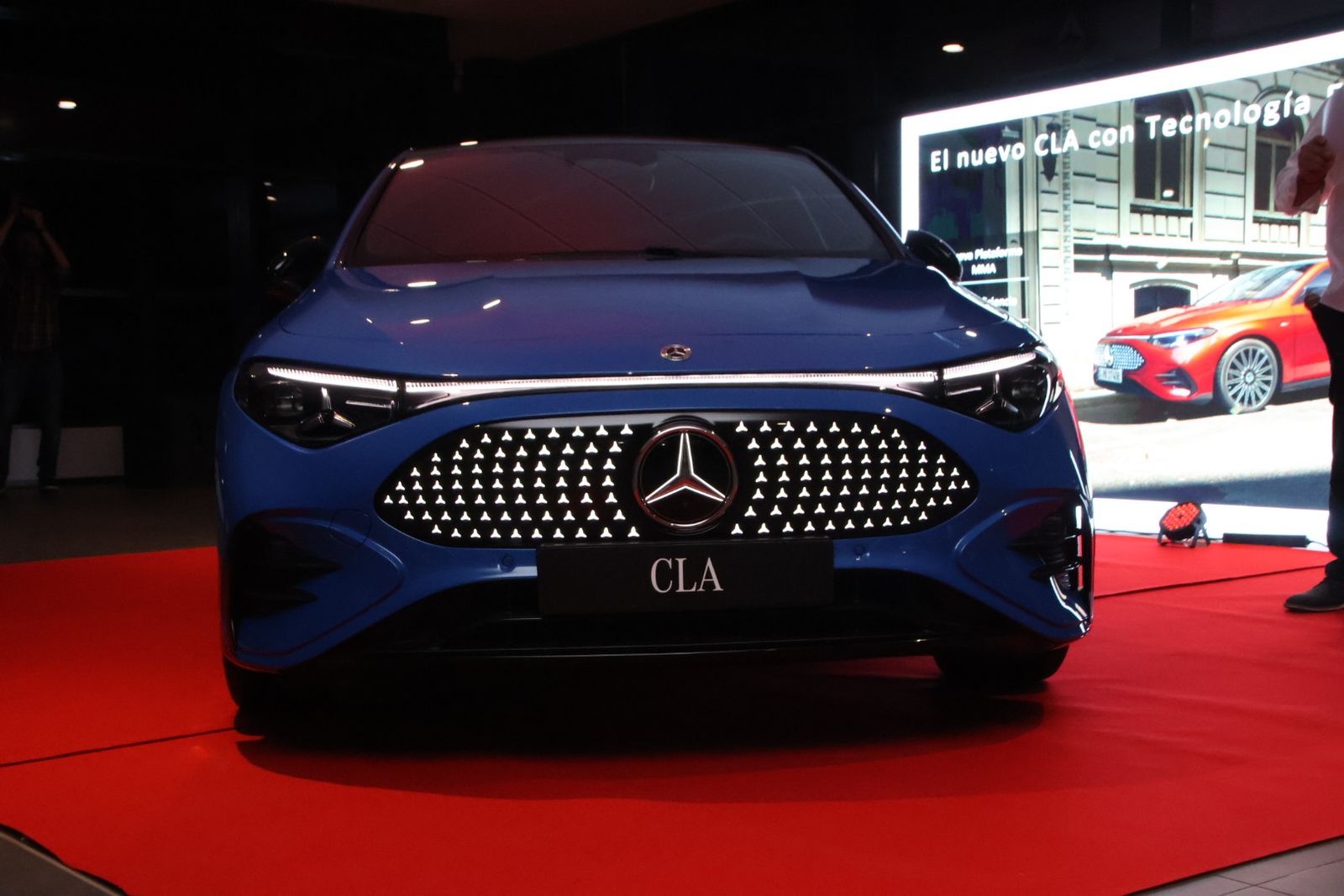 Presentación del nuevo Mercedes CLA 100% eléctrico en Adarsa Salamanca