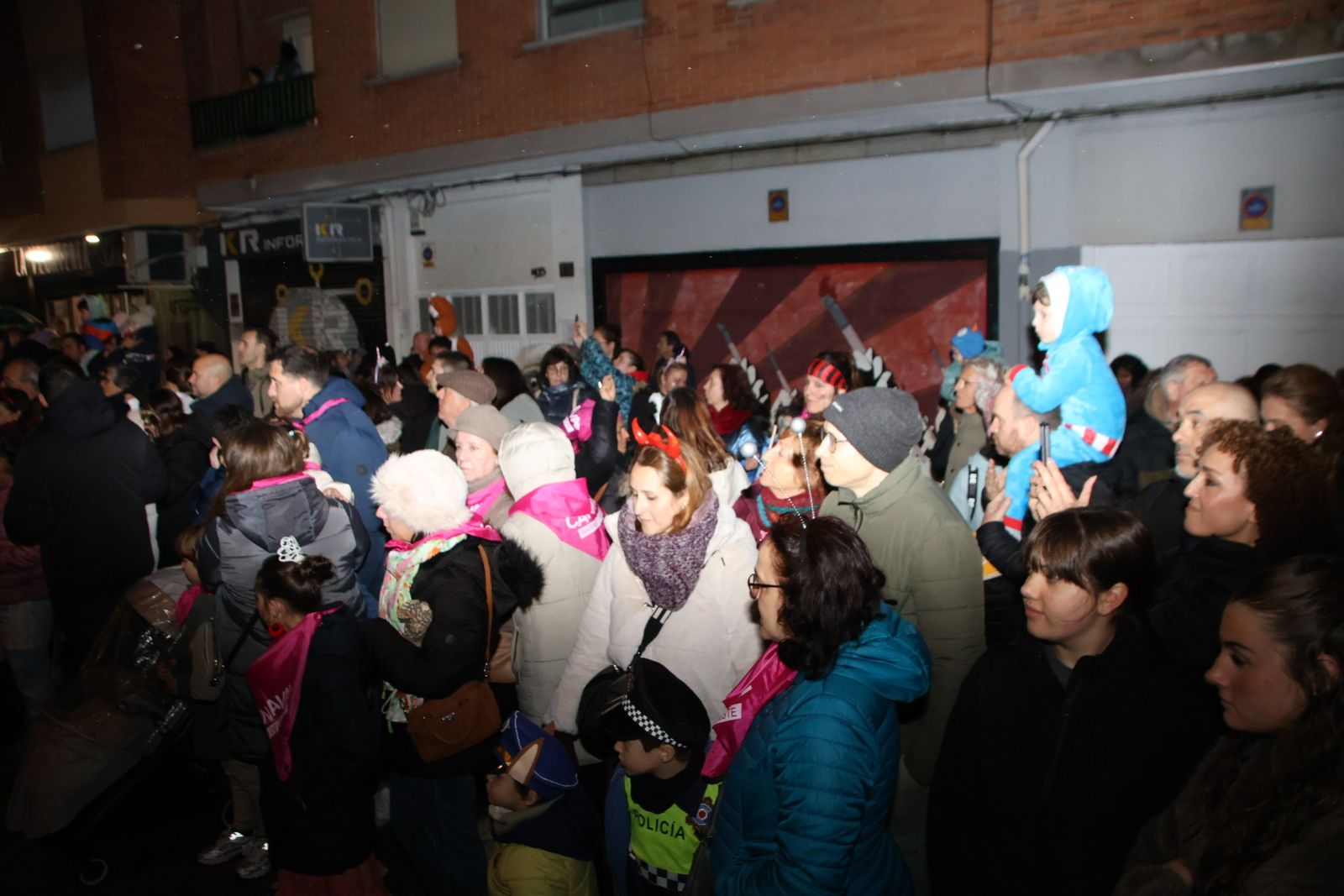 Desfile de disfraces con pasacalles a cargo de Blocco Charr