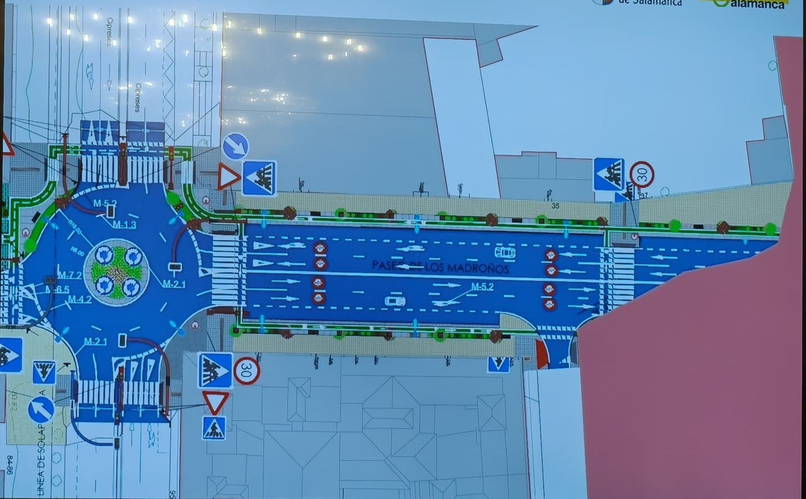 Paseo de los Madroños con el futuro cambio en el bulevar