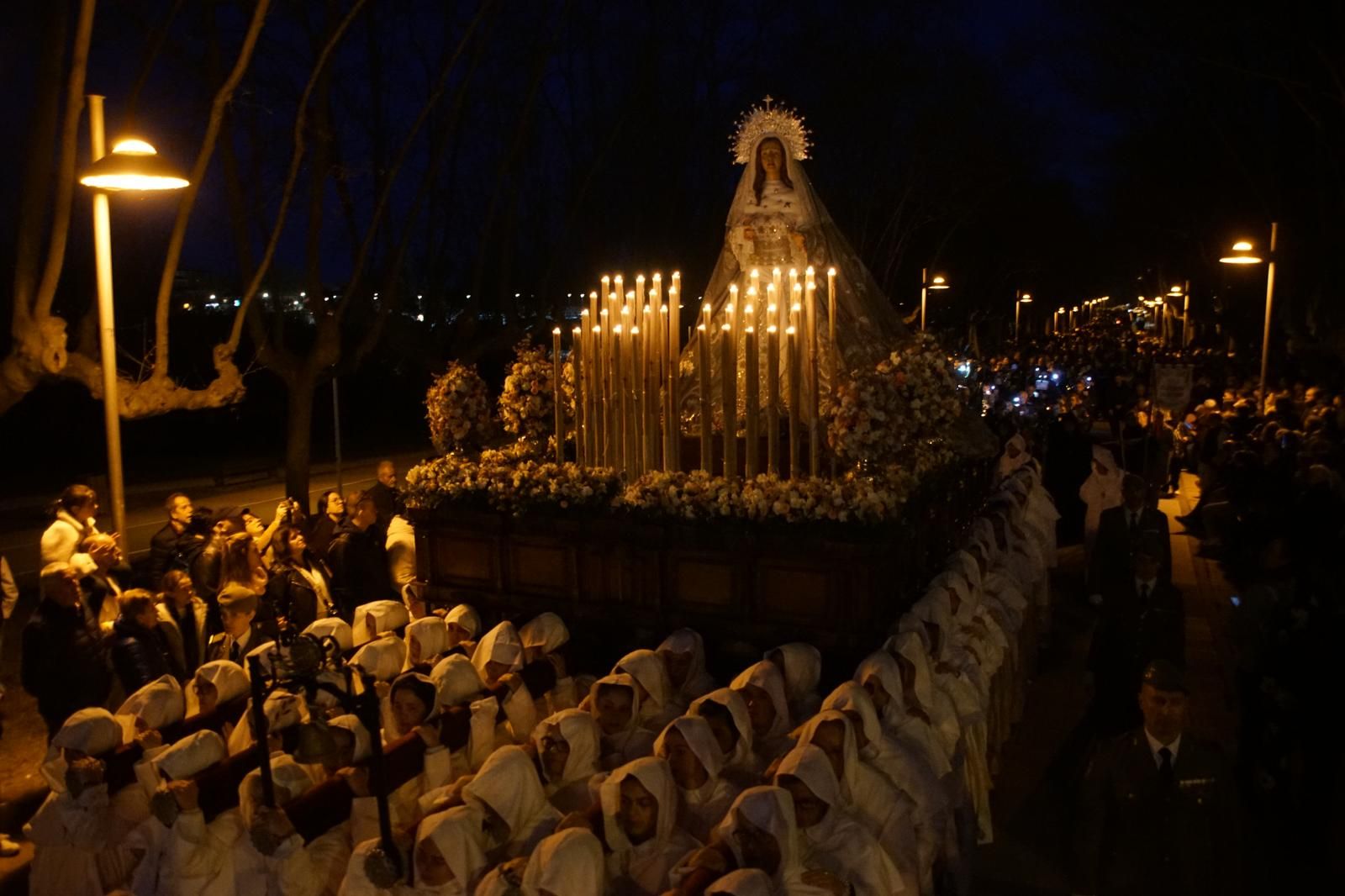 María Nuestra Madre y el Cristo del Amor y de la Paz en la procesión de la Semana Santa 2026 en Salamanca