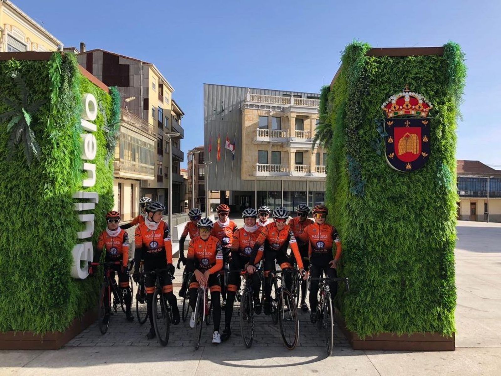 La Escuela de Ciclismo de Moisés Dueñas.