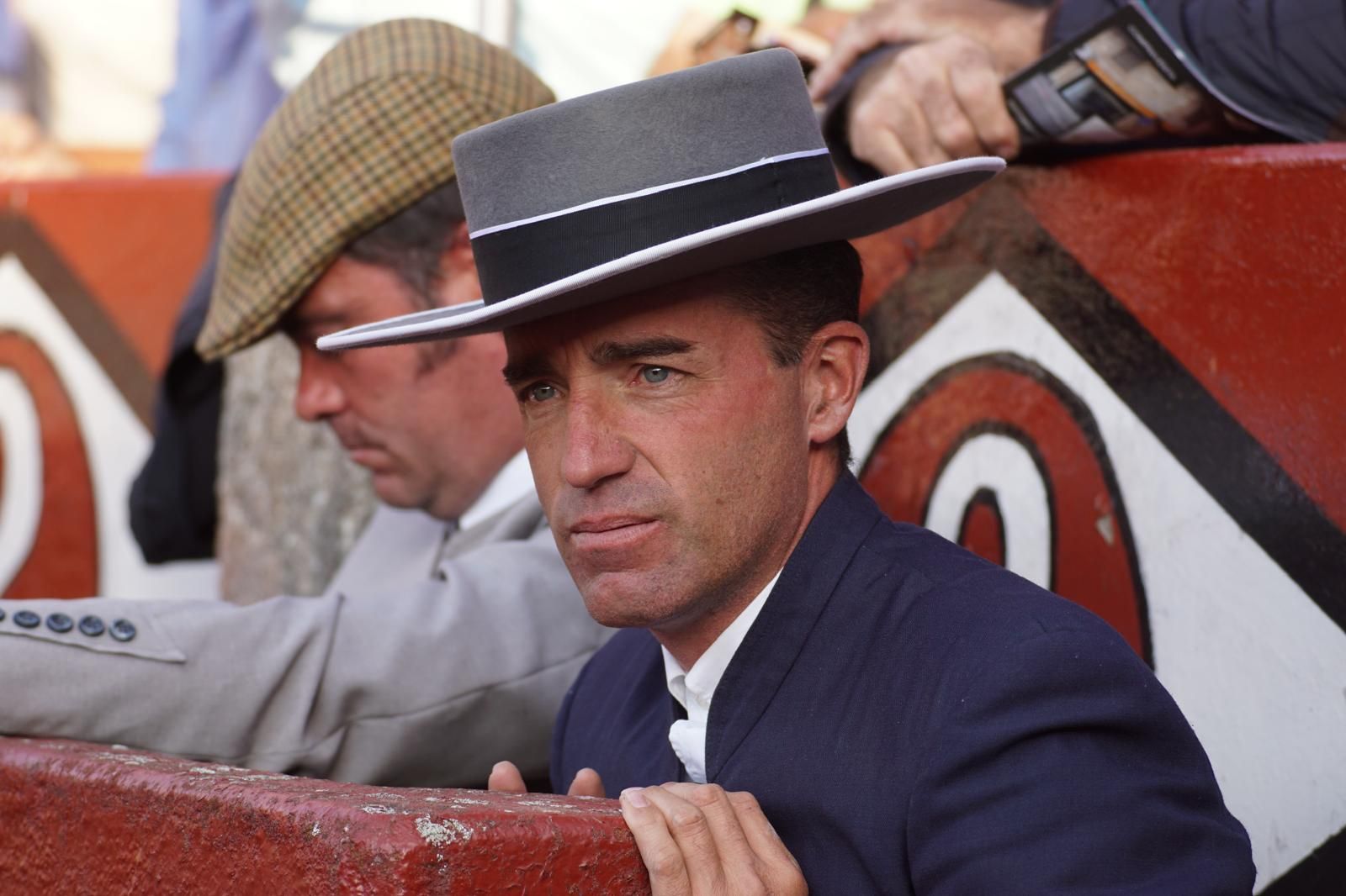 resumen-fotografico-del-ambiente-en-los-tendidos-de-la-glorieta-durante-la-corrida-concurso-22-de-septiembre-fotos-juanes-118