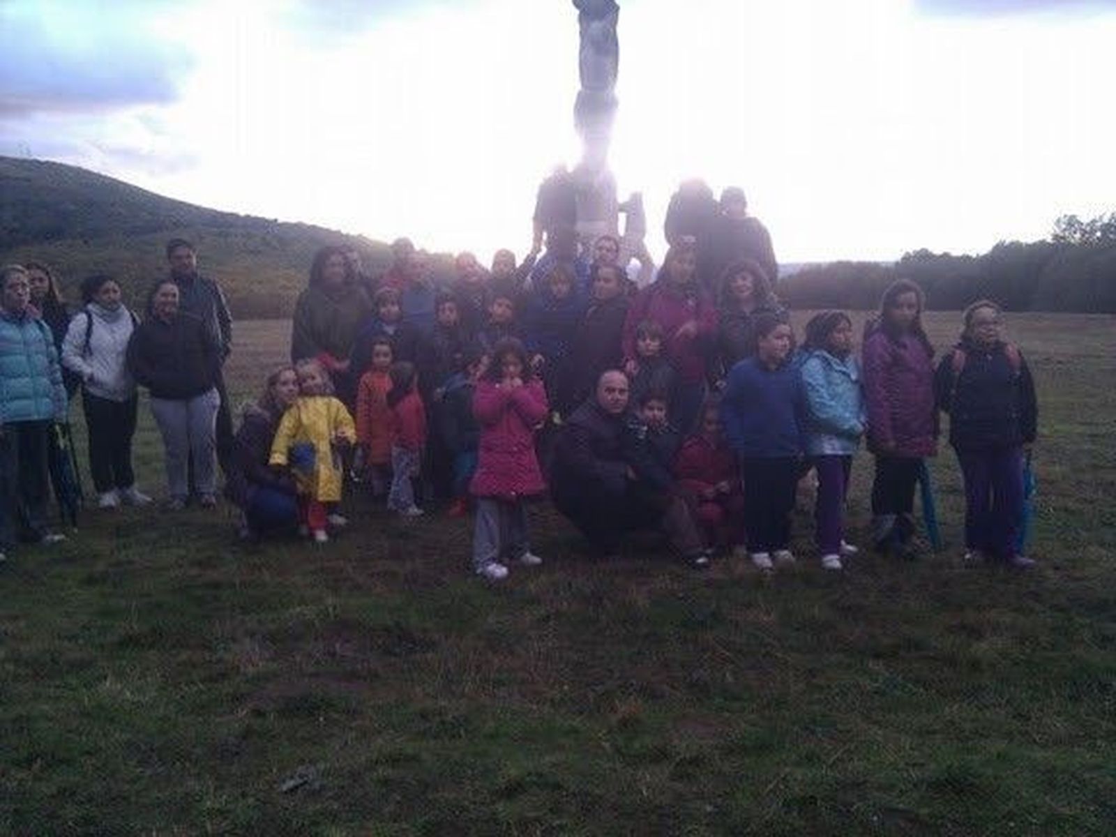 Unas 50 personas en la Ruta de los Puentes Medievales del AMPA El Plantío solucionada ya la calefacción