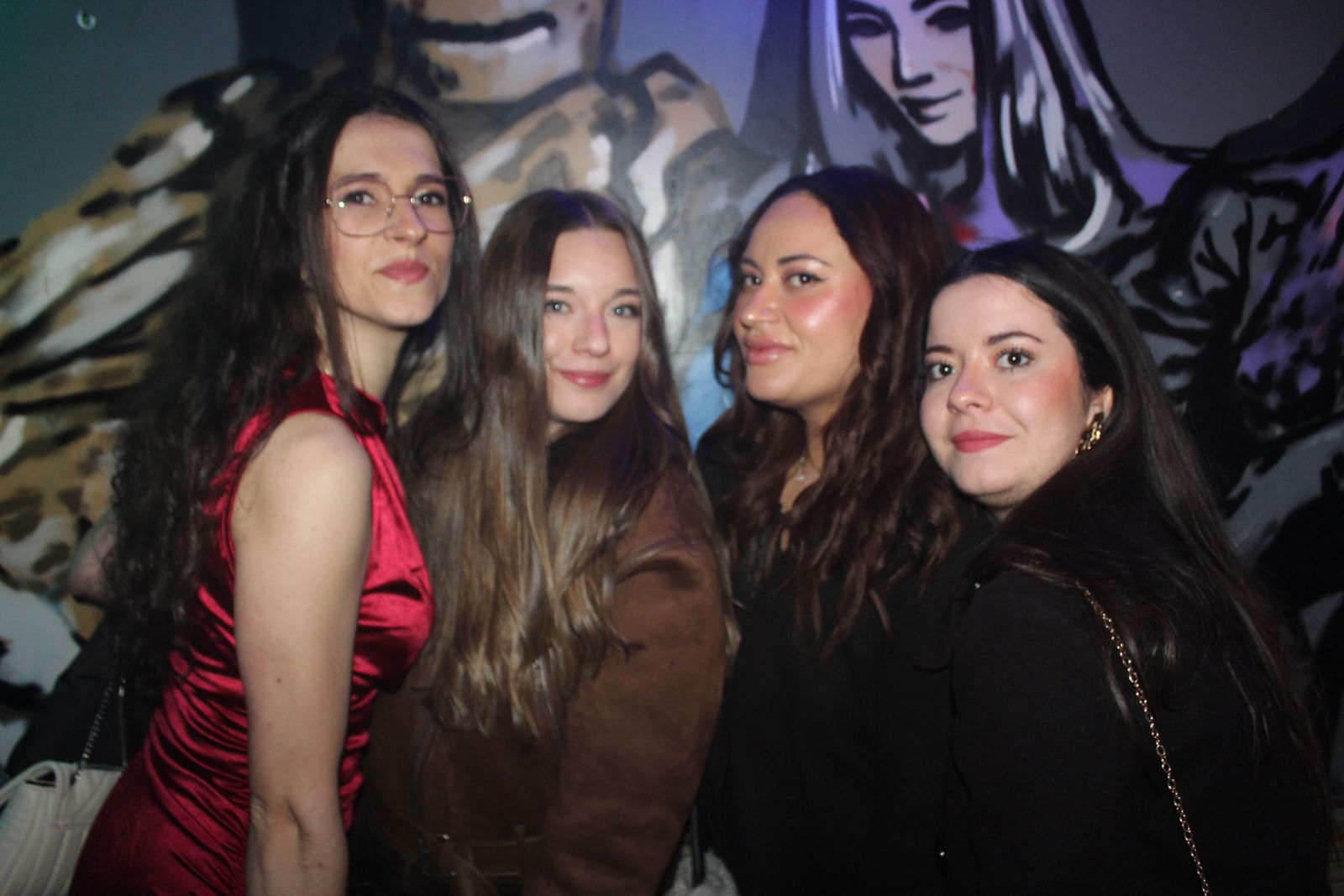 El Fin de Año Universitario continua por los bares de la capital del Tormes tras las doce campanadas