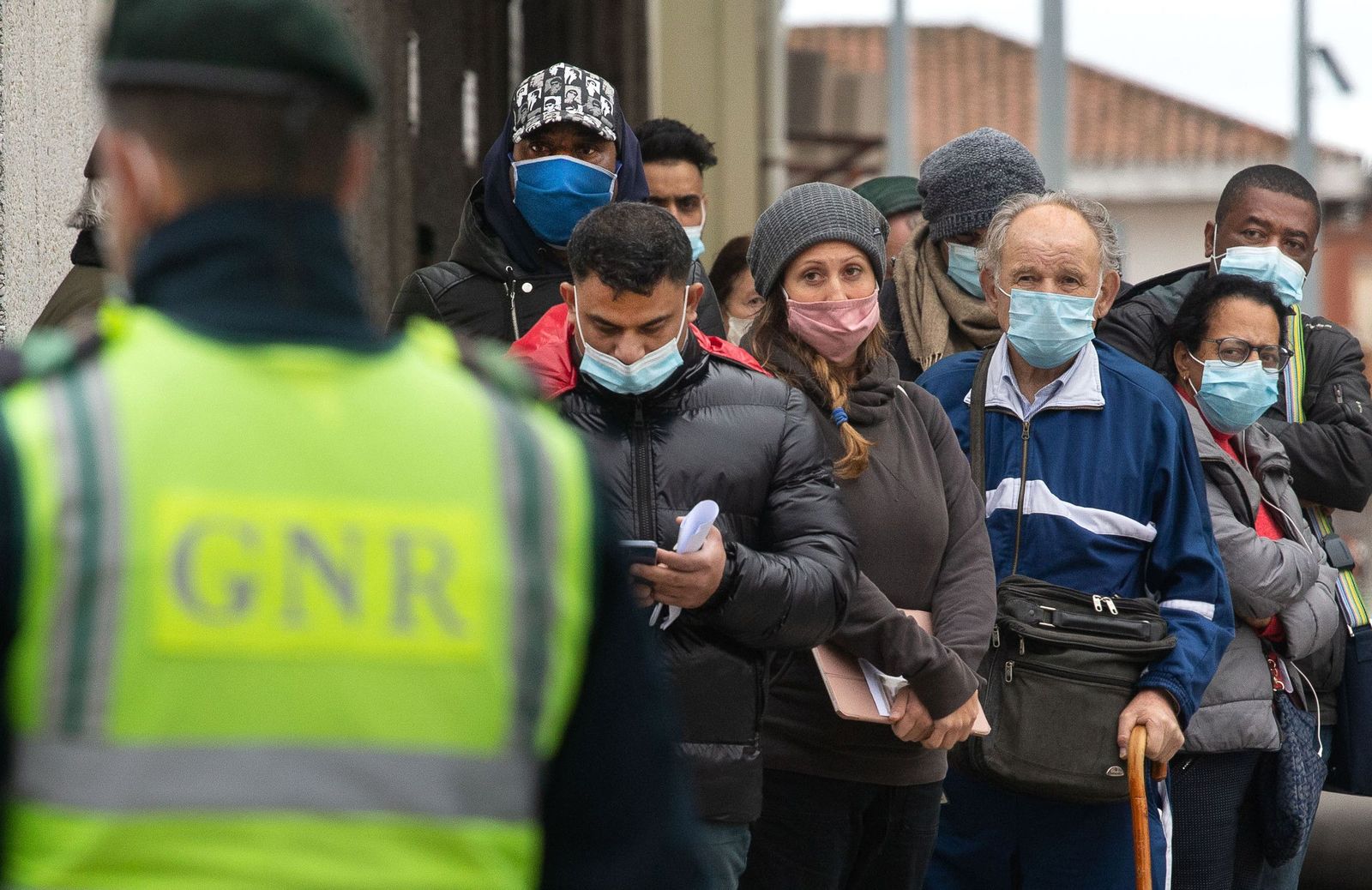 Portugal reabrirá este sábado la frontera con España, cerrada desde enero
