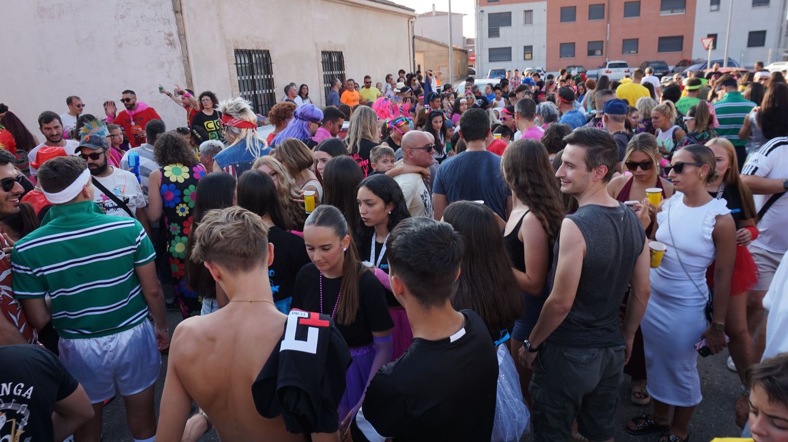 desfile-de-penas-en-castellanos-de-moriscos-49