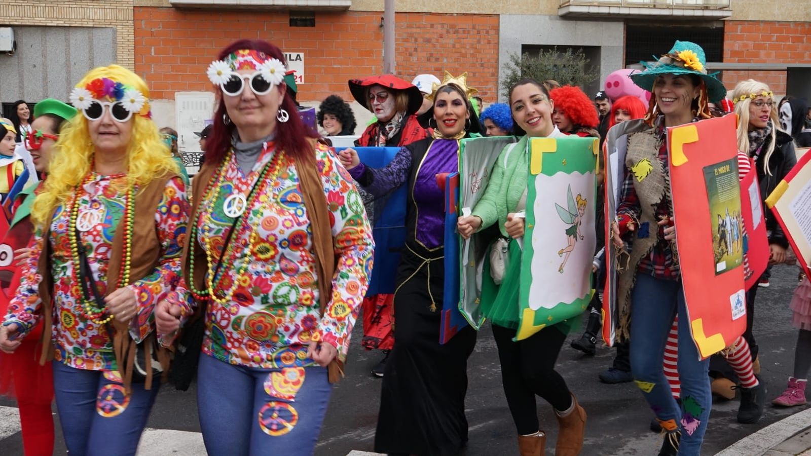 GALERÍA | El pasacalles de Carnaval en Santa Marta llena de risas y diversión la tarde