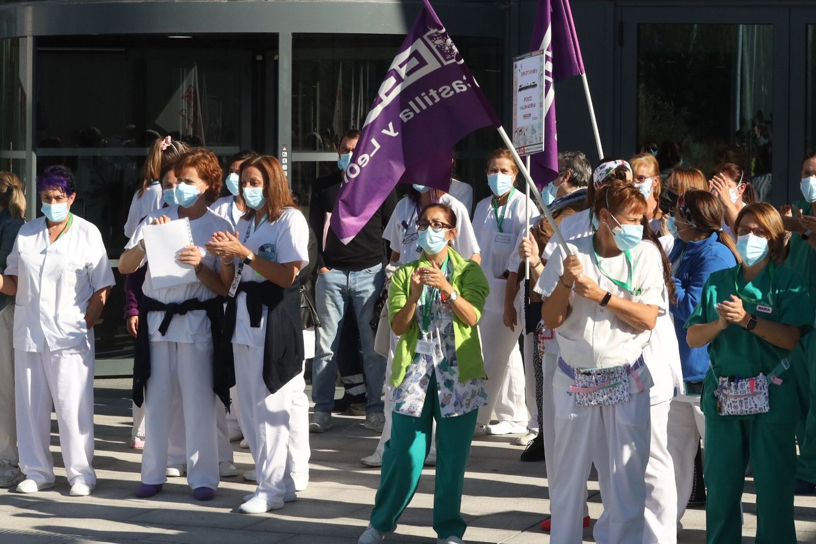 concentracion-tcae-fente-al-nuevo-hospital-universitario-de-salamanca-foto-salamanca24horas-4