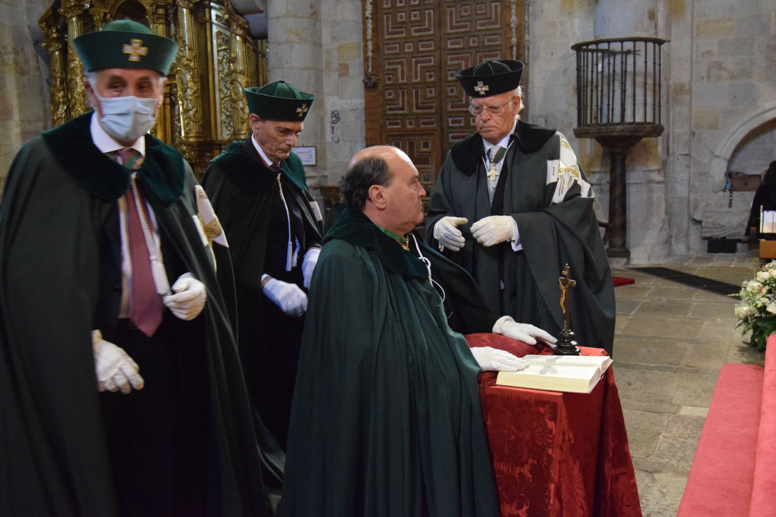 la-real-cofradia-de-caballeros-cubicularios-recibe-a-sus-nuevos-miembros-24