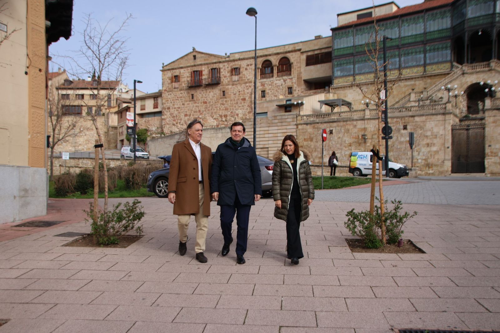 Mañueco presenta su caravana de vehículos en Salamanca