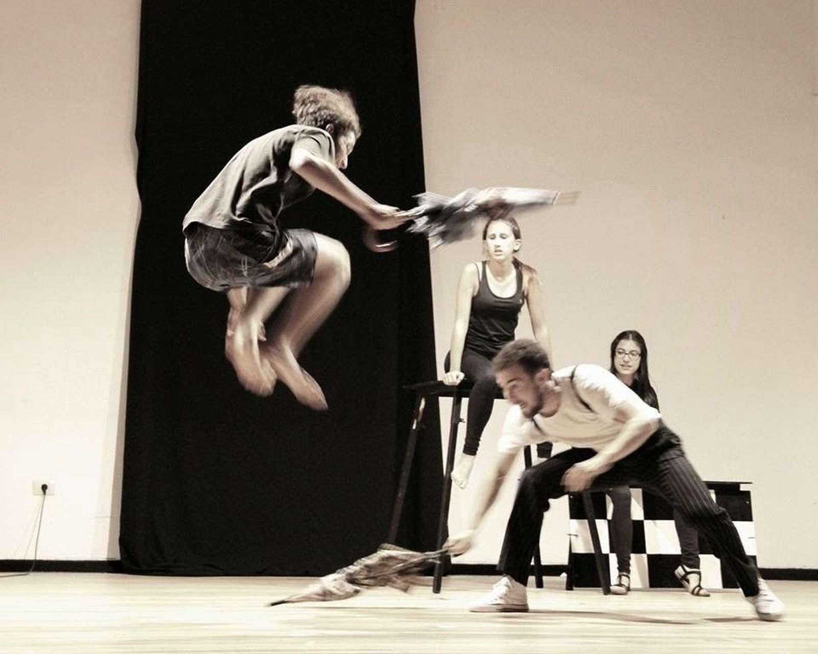 Teatro contemporáneo con una singular Alicia en el país de las maravillas