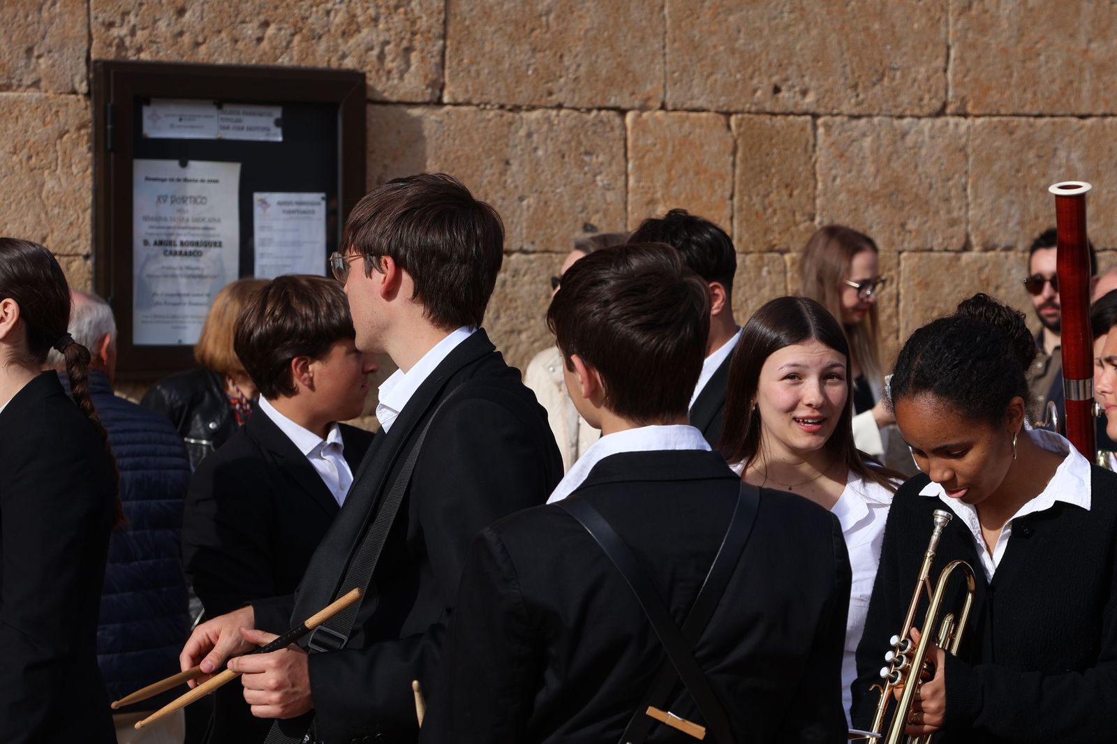 Revive las imágenes de la procesión del Santo Entierro en Fuentesaúco