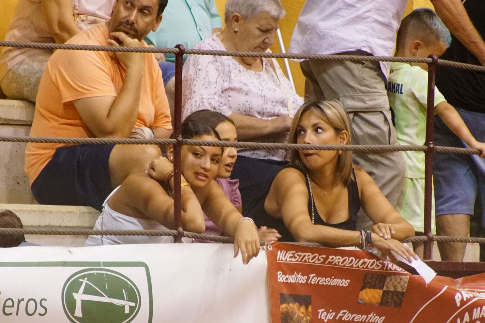 Multitudinario encierro nocturno en Alba de Tormes