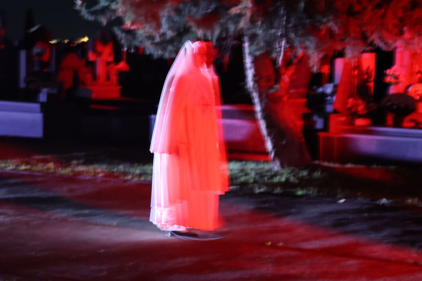 GALERÍA | Don Juan Tenorio cierra temporada en el Cementerio de San Atilano