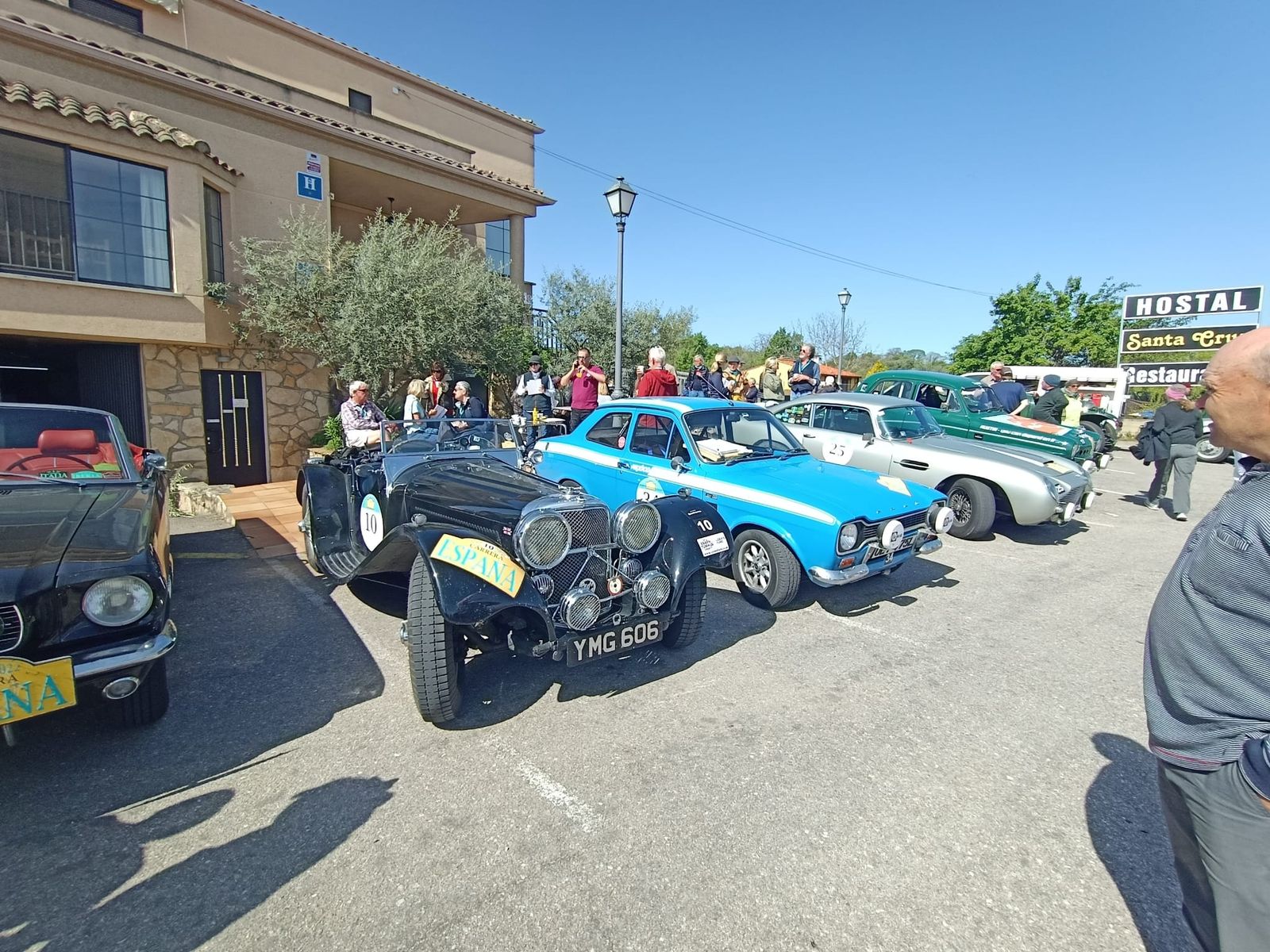 Vehículos antiguos a su paso por Masueco