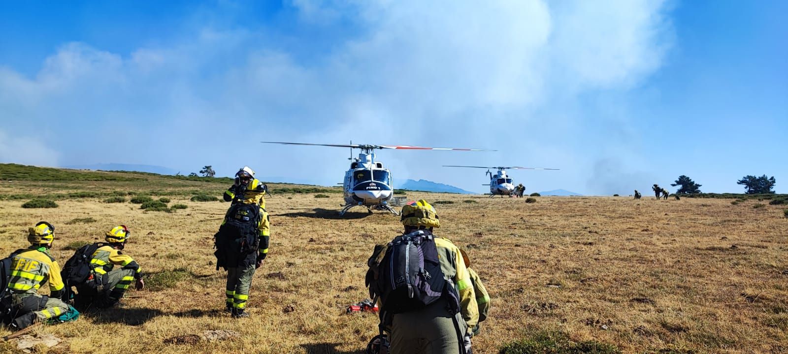 BRIF Pino este lunes pasado trabajando en el incendio de Porto en el sector de San Ciprián