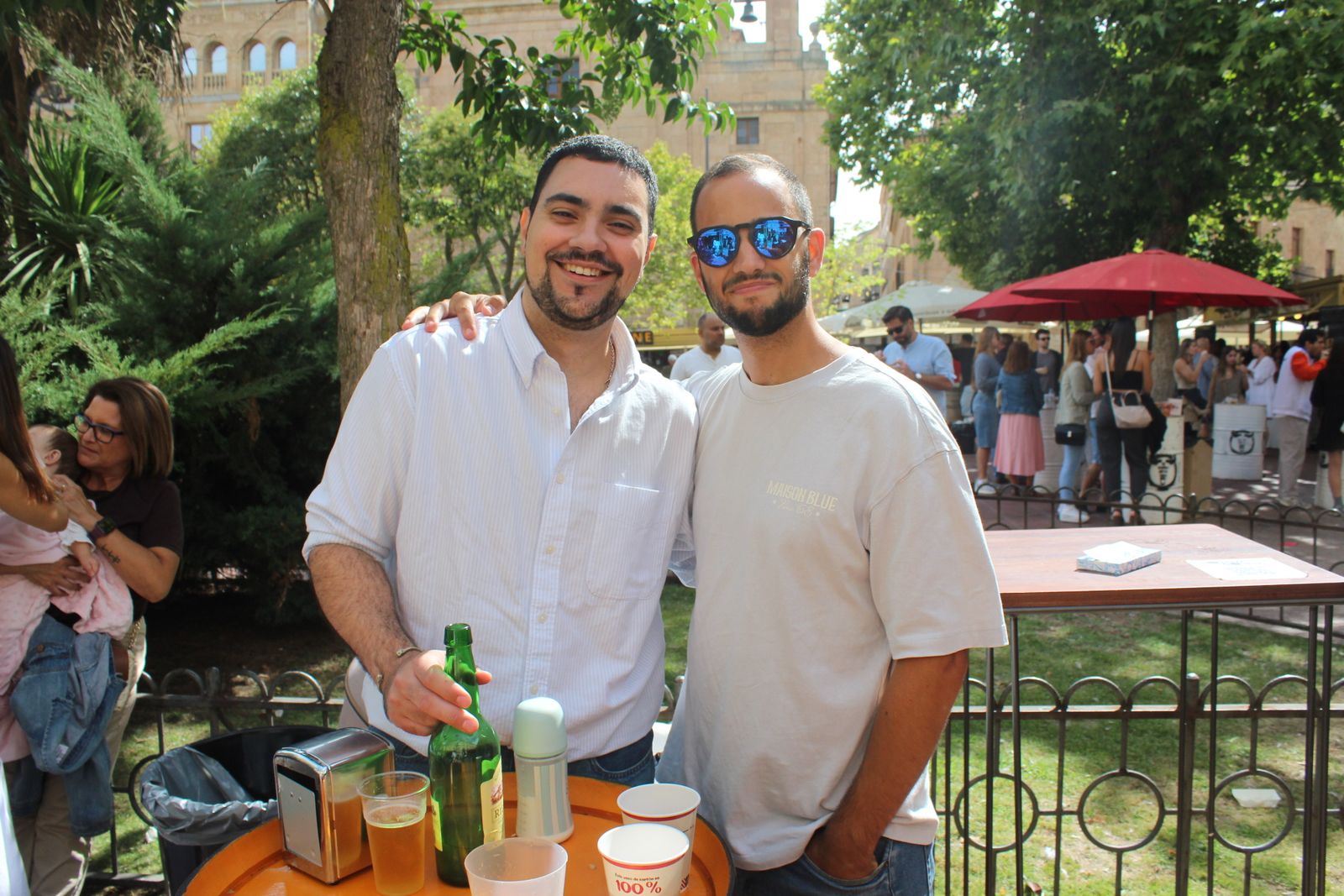 Ambiente en la Feria de Día en el mediodía de este martes