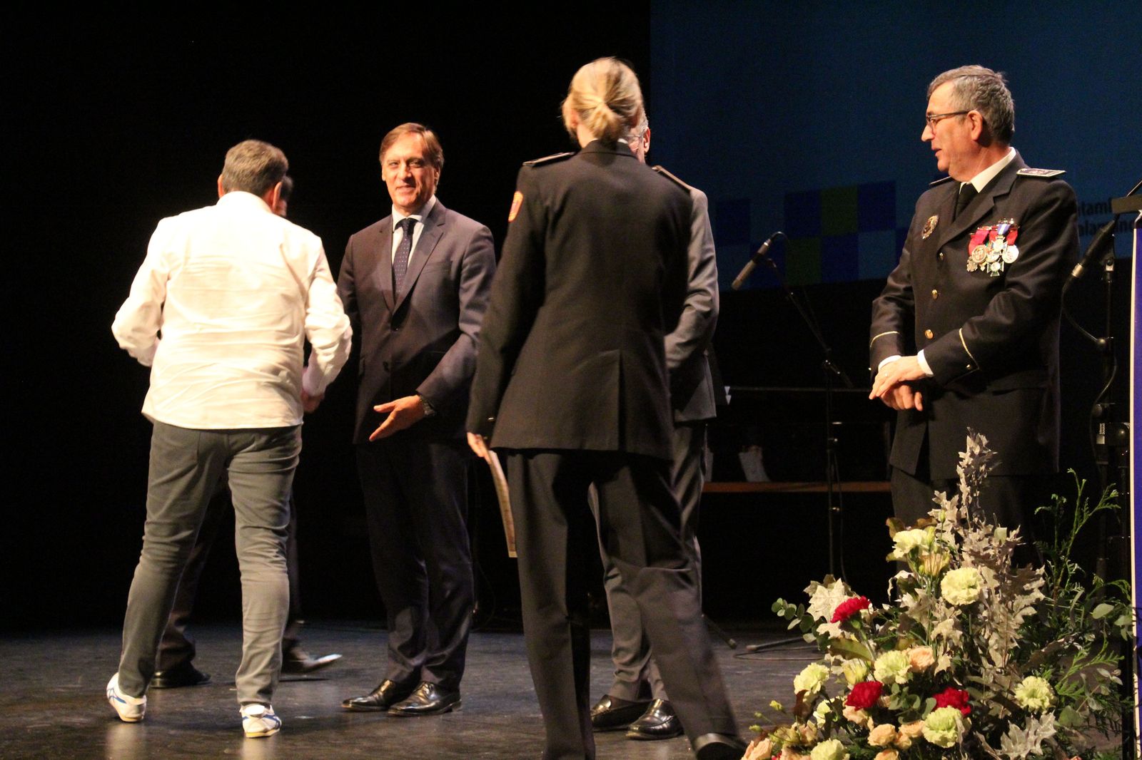 entrega-de-medallas-de-reconocimiento-a-la-policia-local-33