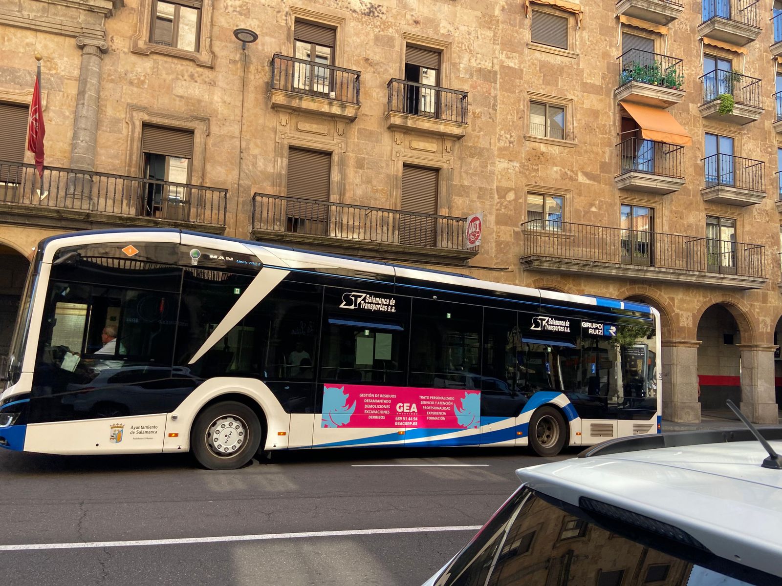 Autobús urbano en Salamanca. Foto de archivo.