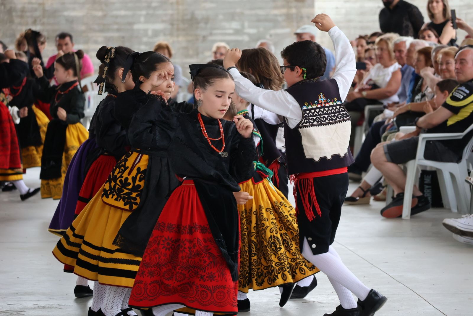 actuacion-fin-de-curso-de-la-escuela-de-baile-dona-urraca-39