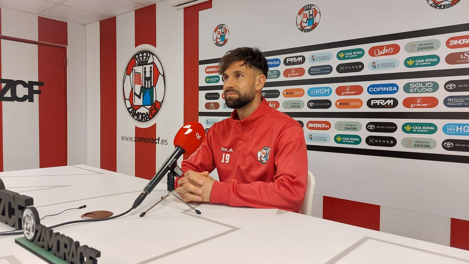 Nico Delmonte en rueda de prensa