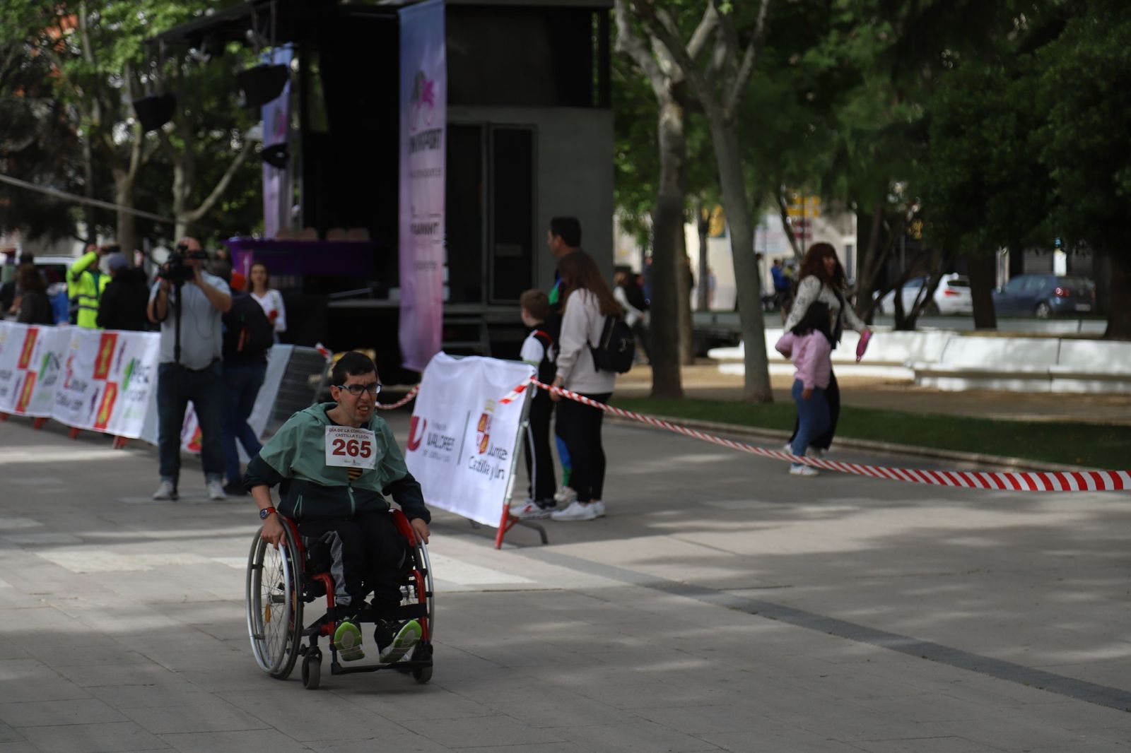 Carrera y marcha por el Día de Castilla y León en Zamora