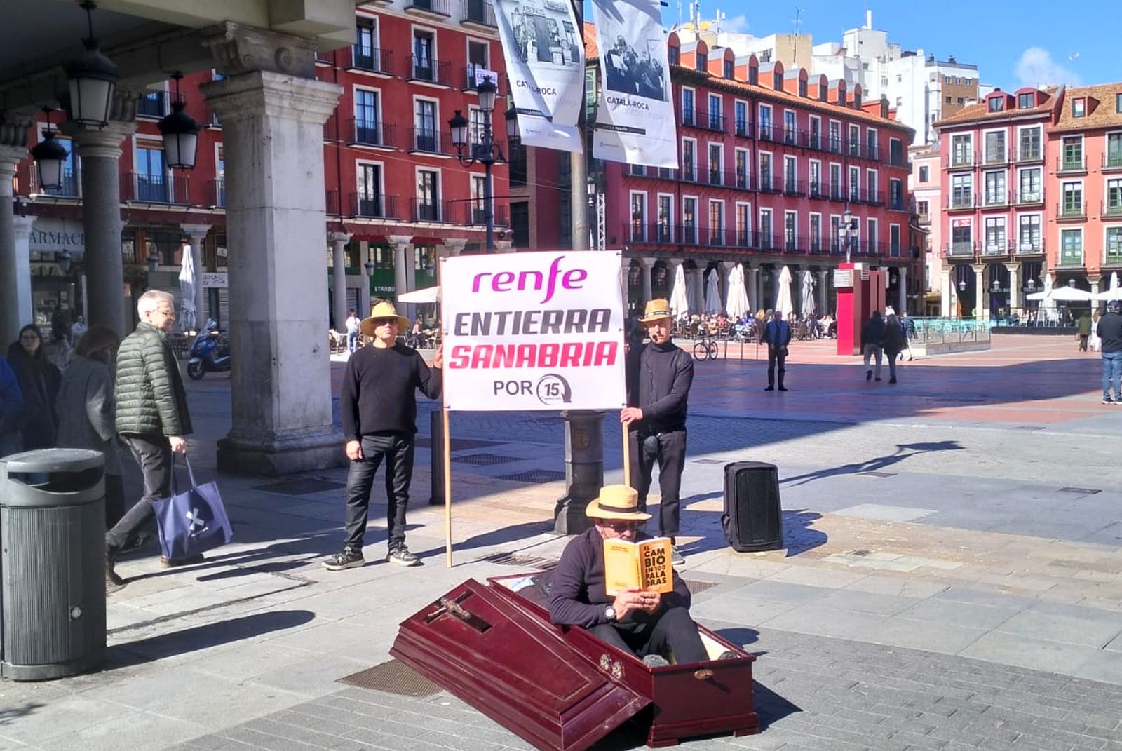 'Renfe entierra a Sanabria' en Valadolid