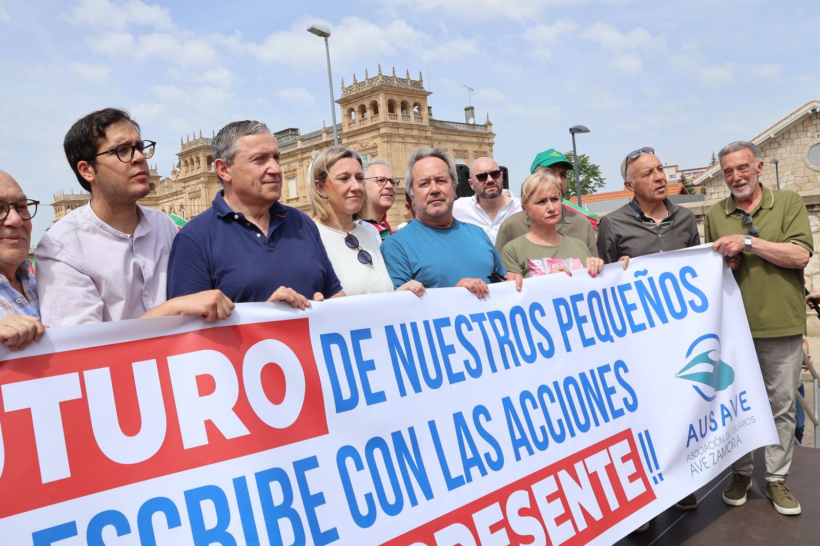 manifestacion-contra-la-perida-de-servicios-de-ave-69