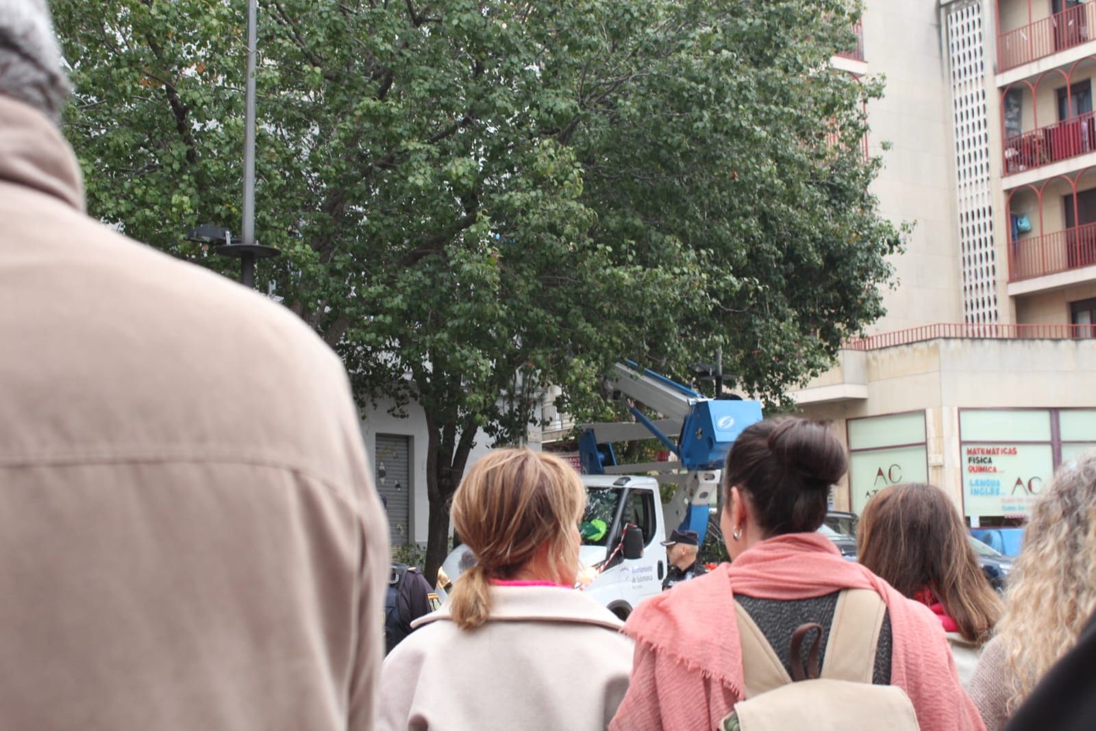 un-detenido-en-las-protestas-por-la-tala-de-arboles-en-la-plaza-del-oeste-29