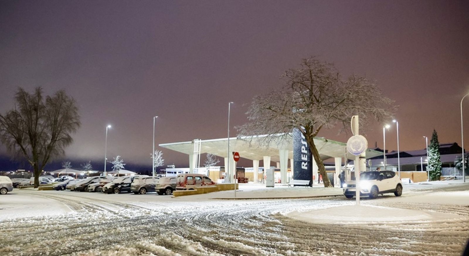 La nieve anega carreteras y tiñe de blanco Salamanca capital y provincia: imágenes de la nevada de este 28 de enero