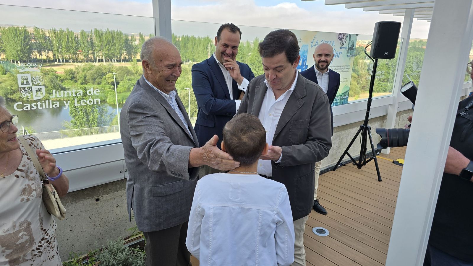 Presentación de la terraza “El Jardín de María”, Hospital Universitario de Salamanca