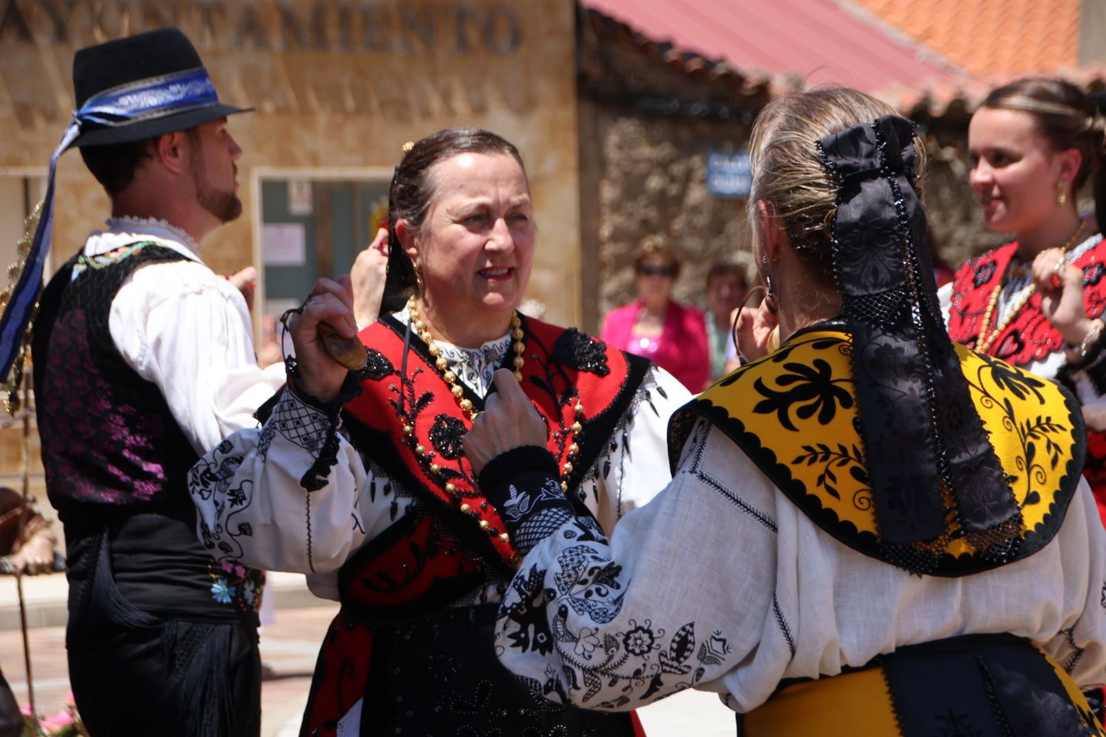 Castellanos de Villiquera Misa y procesión