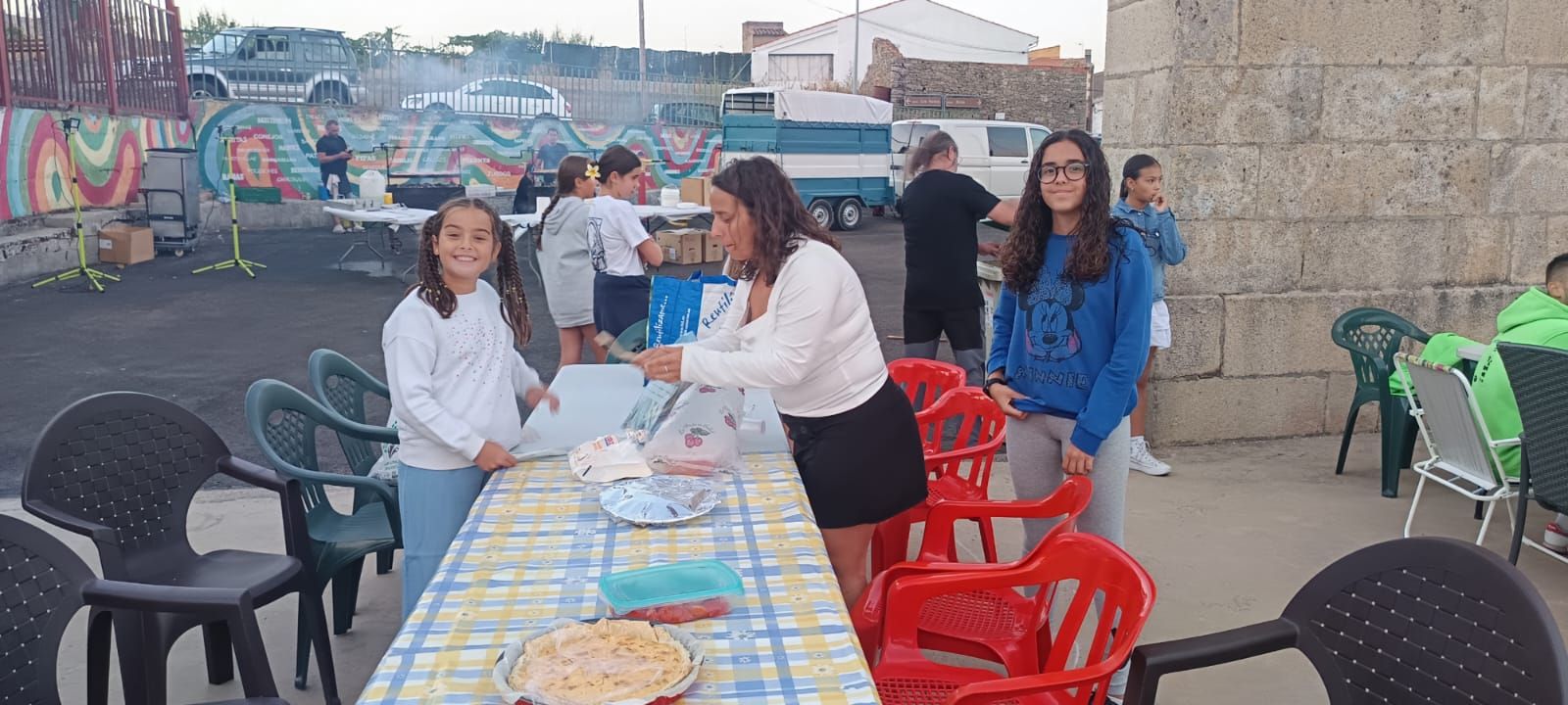 Los vecinos de Pereña de la Ribera se van de cena popular
