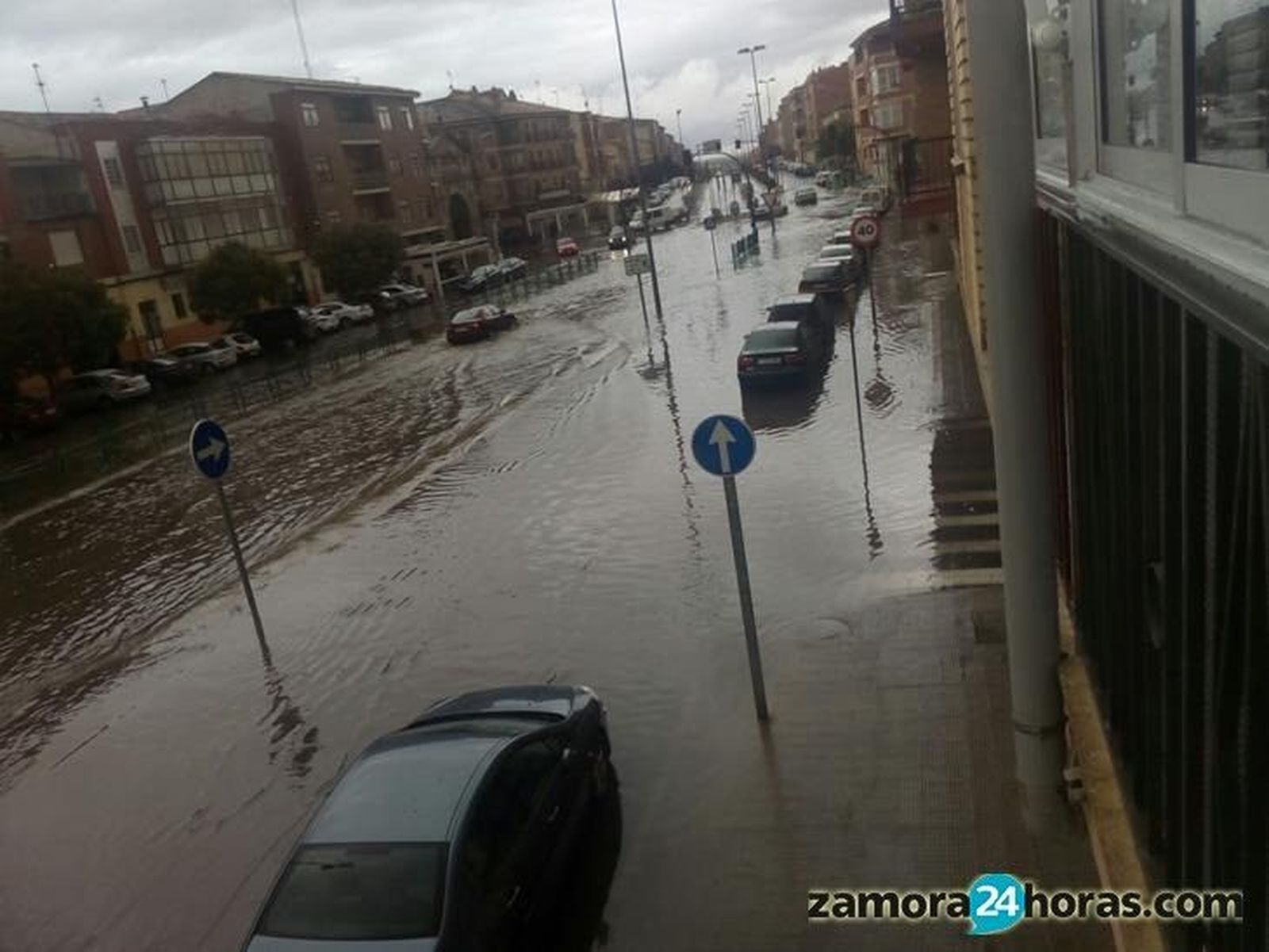 Toro sufre inundaciones con las primeras lluvias del otoño
