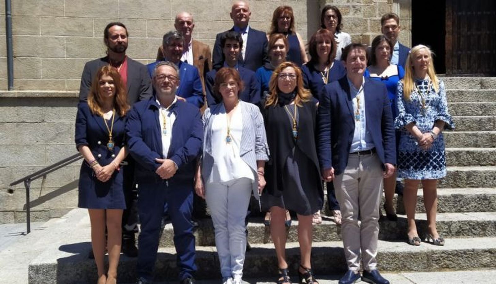 Fotografía de familia en el día de la constitución del actual equipo de Gobierno del Ayuntamiento de Béjar