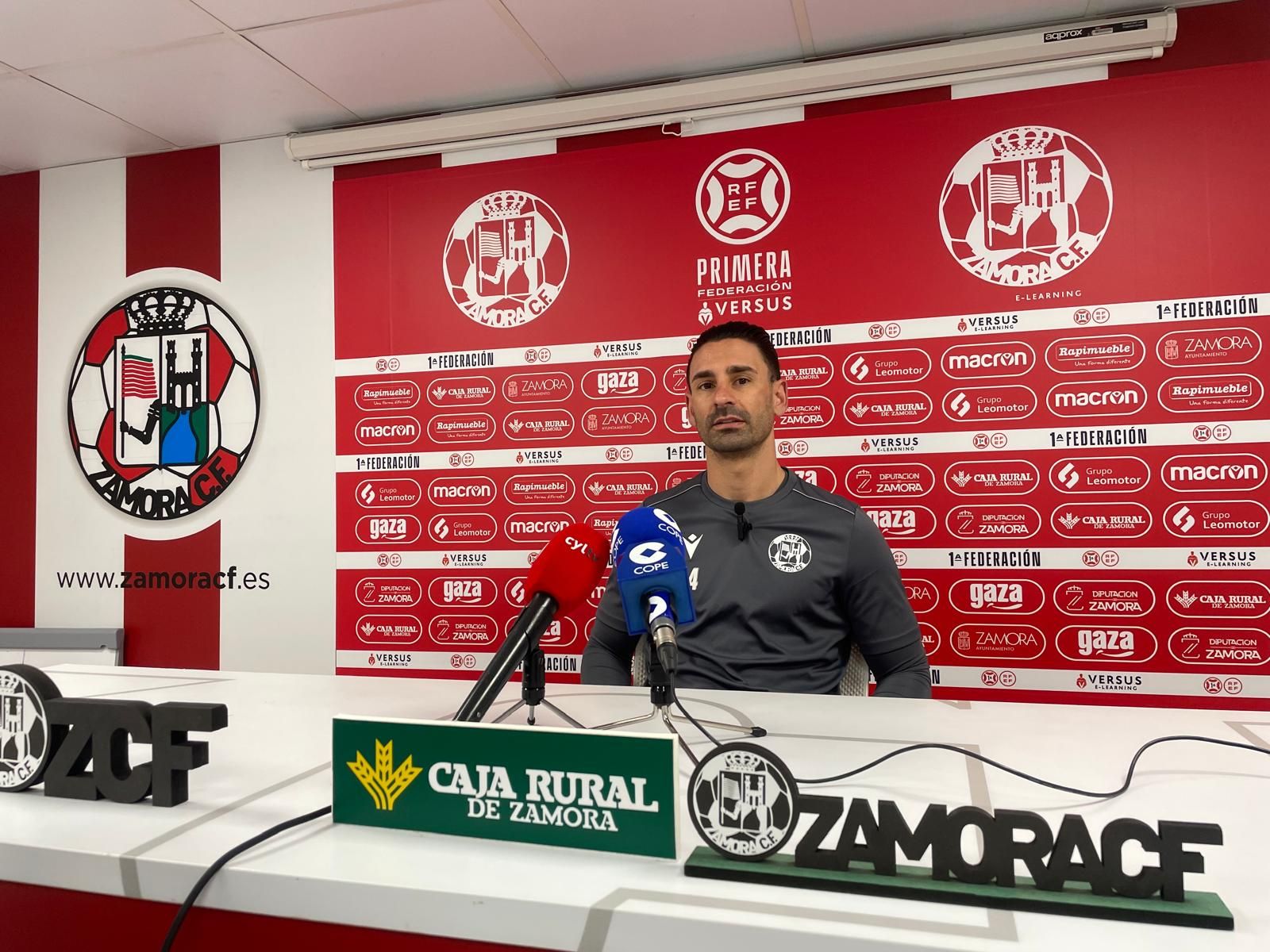 Kike Márquez en rueda de prensa