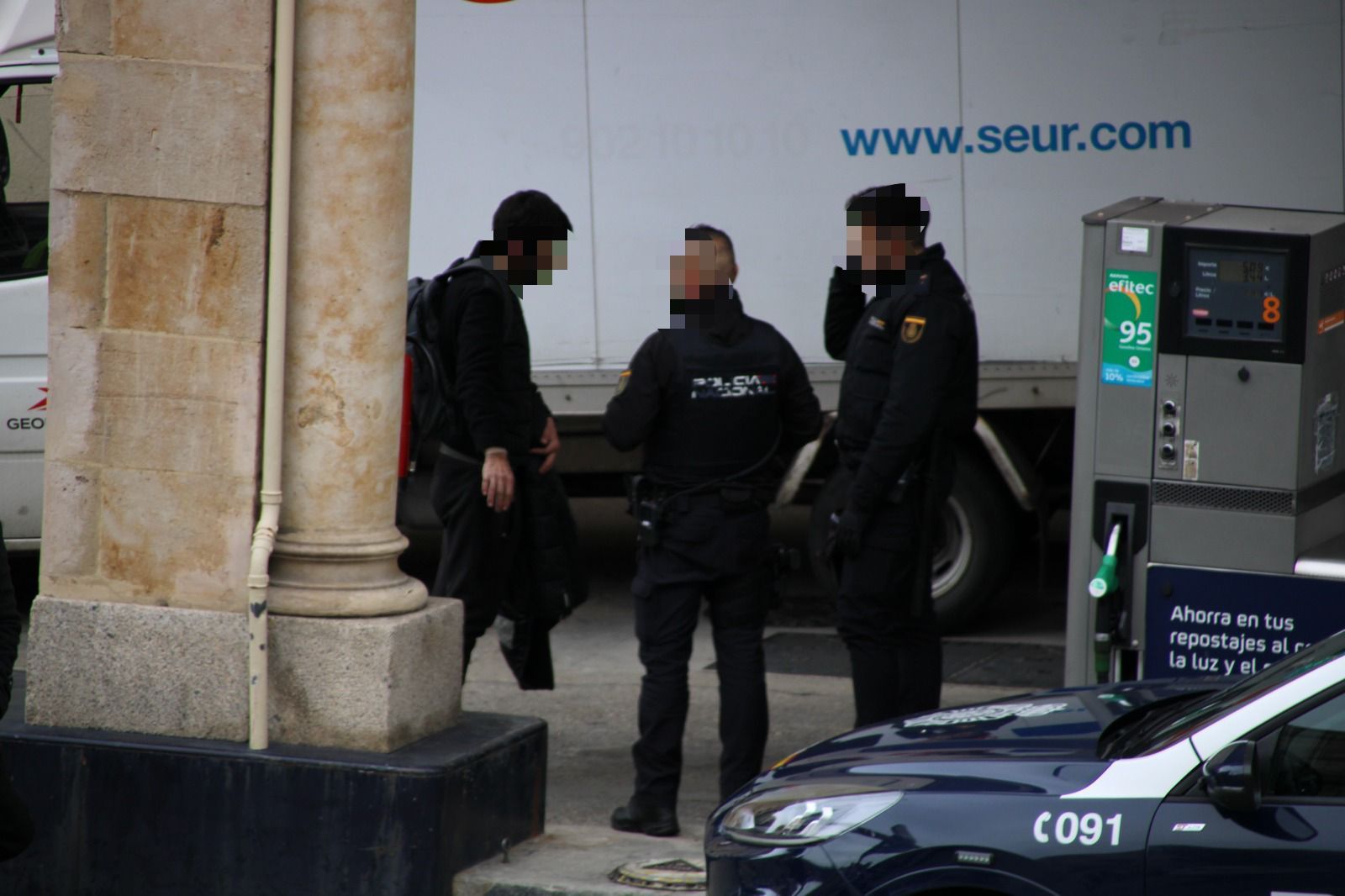 Intervención policial gasolinera puerta de Zamora