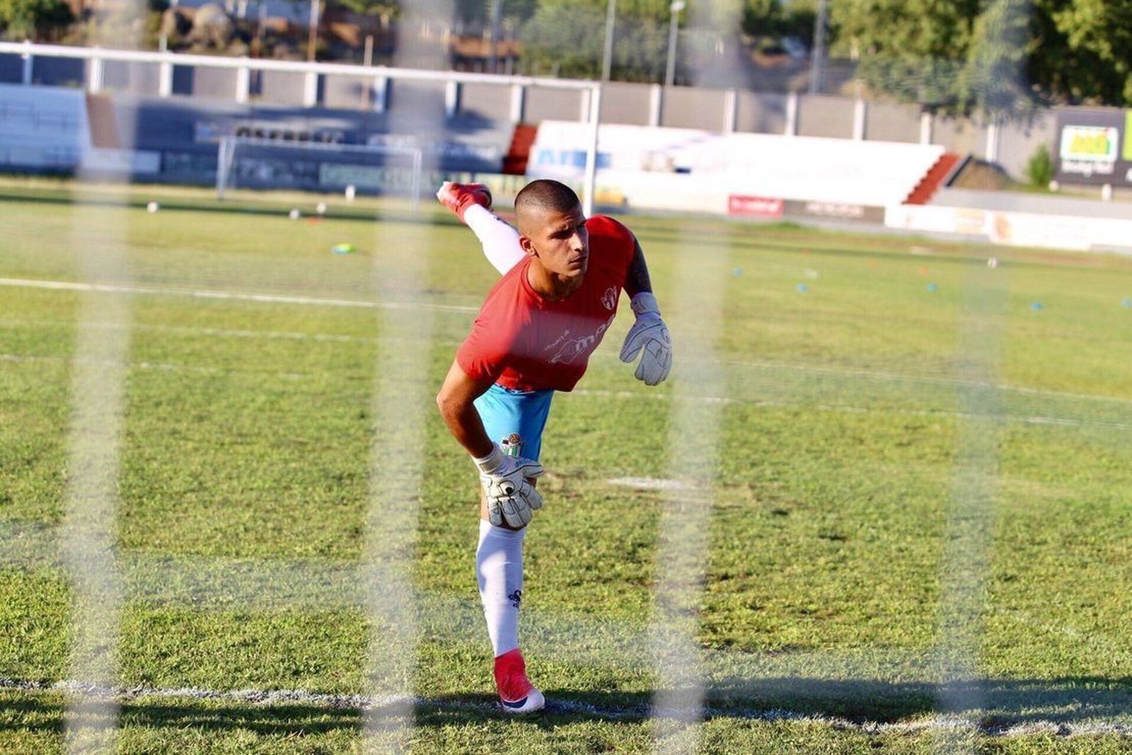 El portero Guille Vallejo deja de entrenar con el Guijuelo