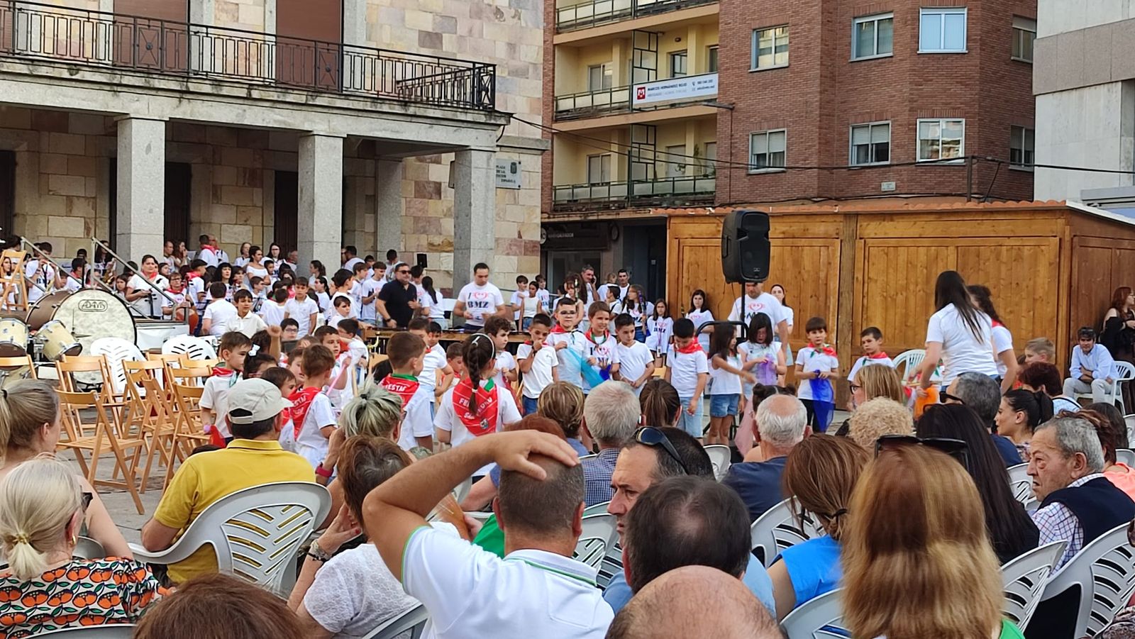 La Banda de Música de Zamora pone banda sonora a la capital con su fin de curso