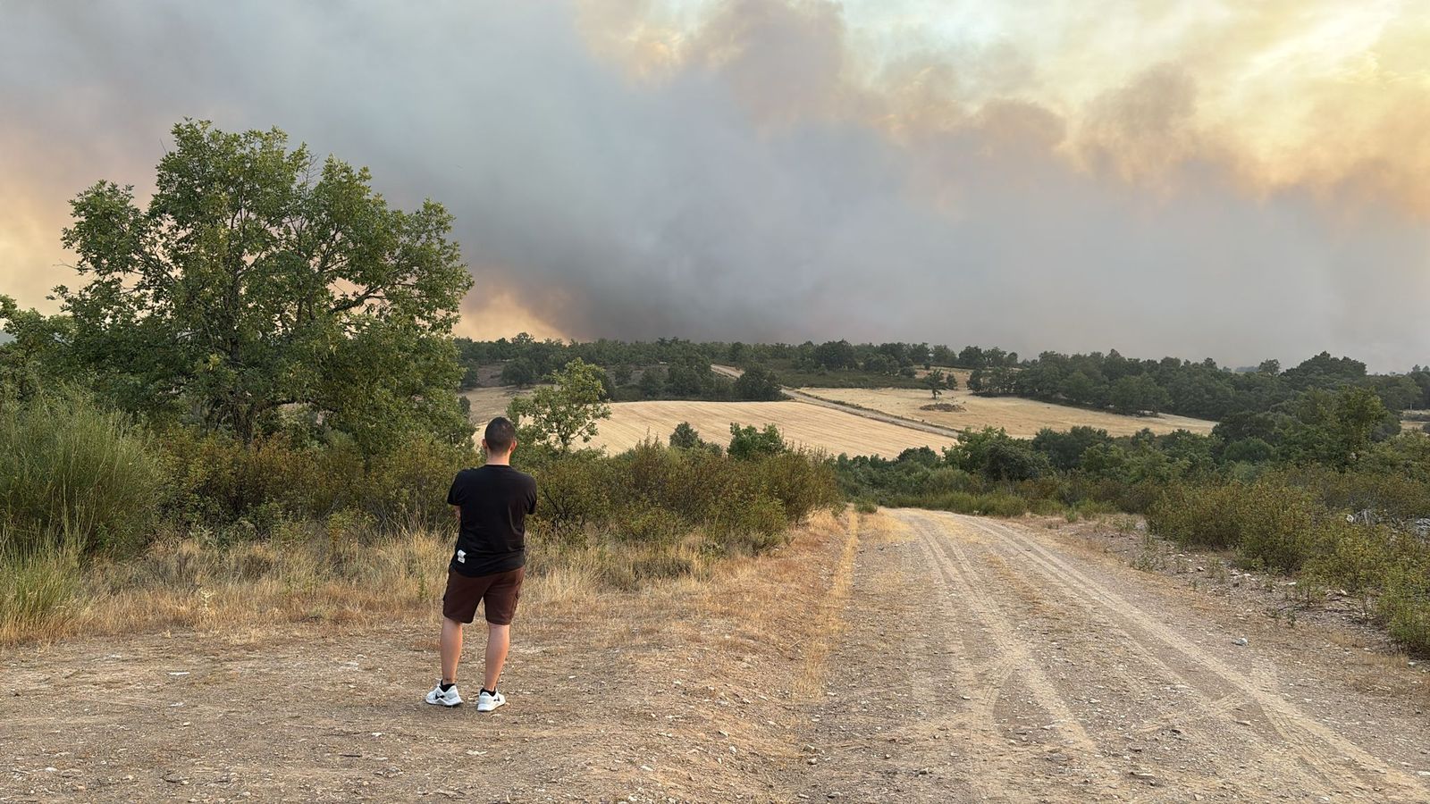 GALERÍA | Incendio grave en Puercas: este es su aspecto