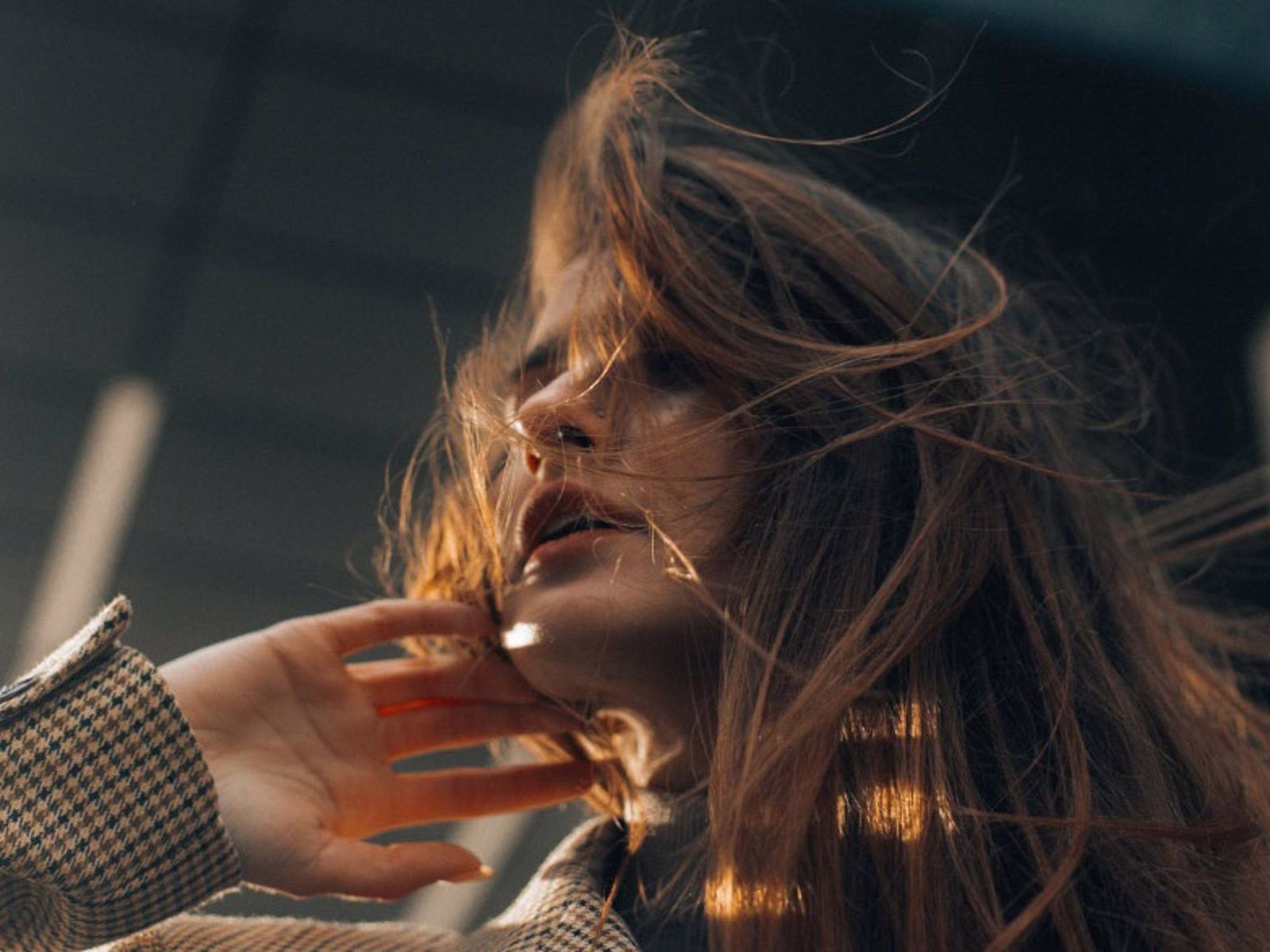 Que no se te caiga el pelo: cómo revertir los efectos de la primavera y la pandemia