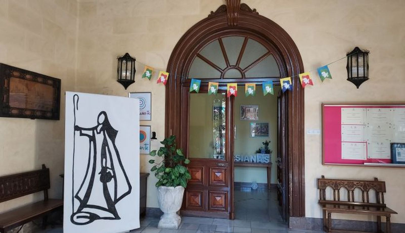 El colegio Santa Teresa de Jesús de la capital celebra este viernes la fiesta en honor a su patrona.