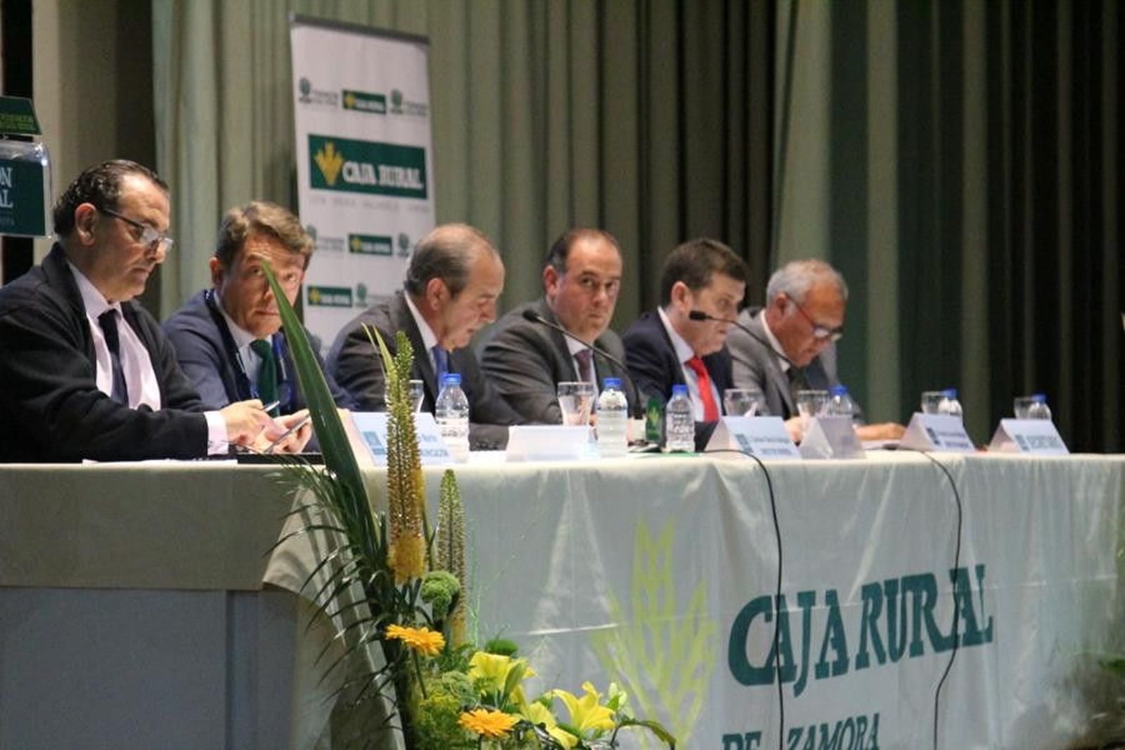 Cajarural caja rural zamora asamblea cuentas paraninfo universitario charla (3)