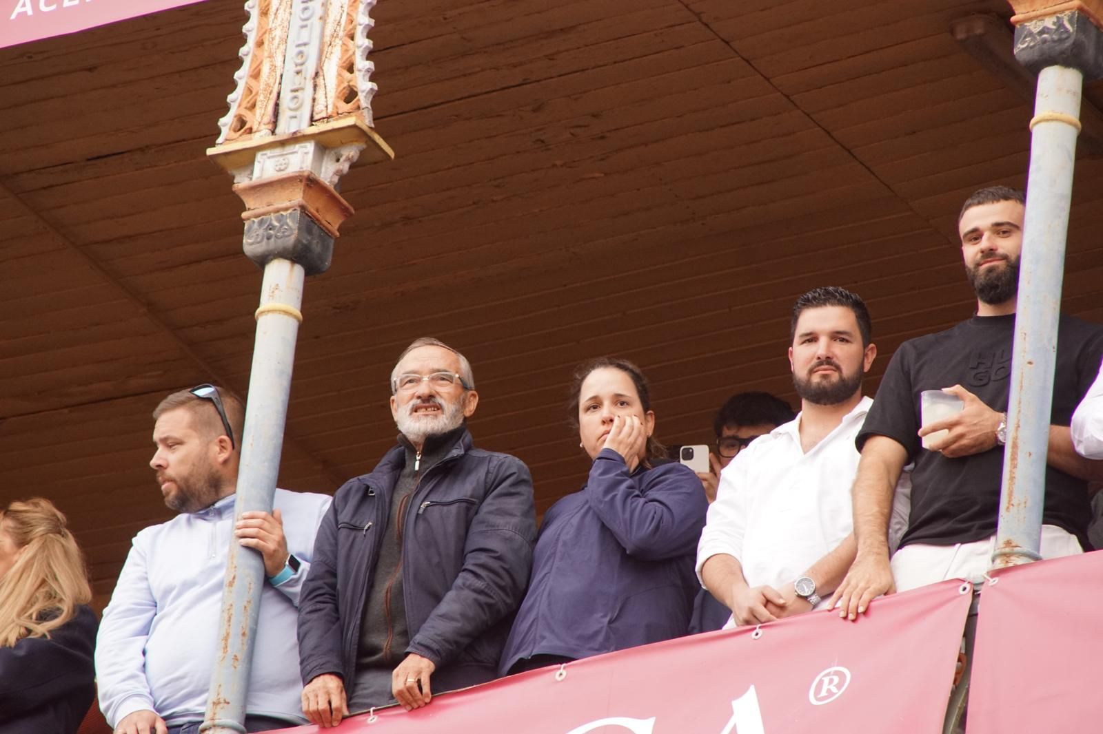 ambiente-en-el-patio-de-cuadrillas-de-la-glorieta-para-ver-a-sergio-galan-diego-ventura-y-guillermo-hermoso-de-mendoza-21-de-septiembre-de-2024-fotos-juanes-34