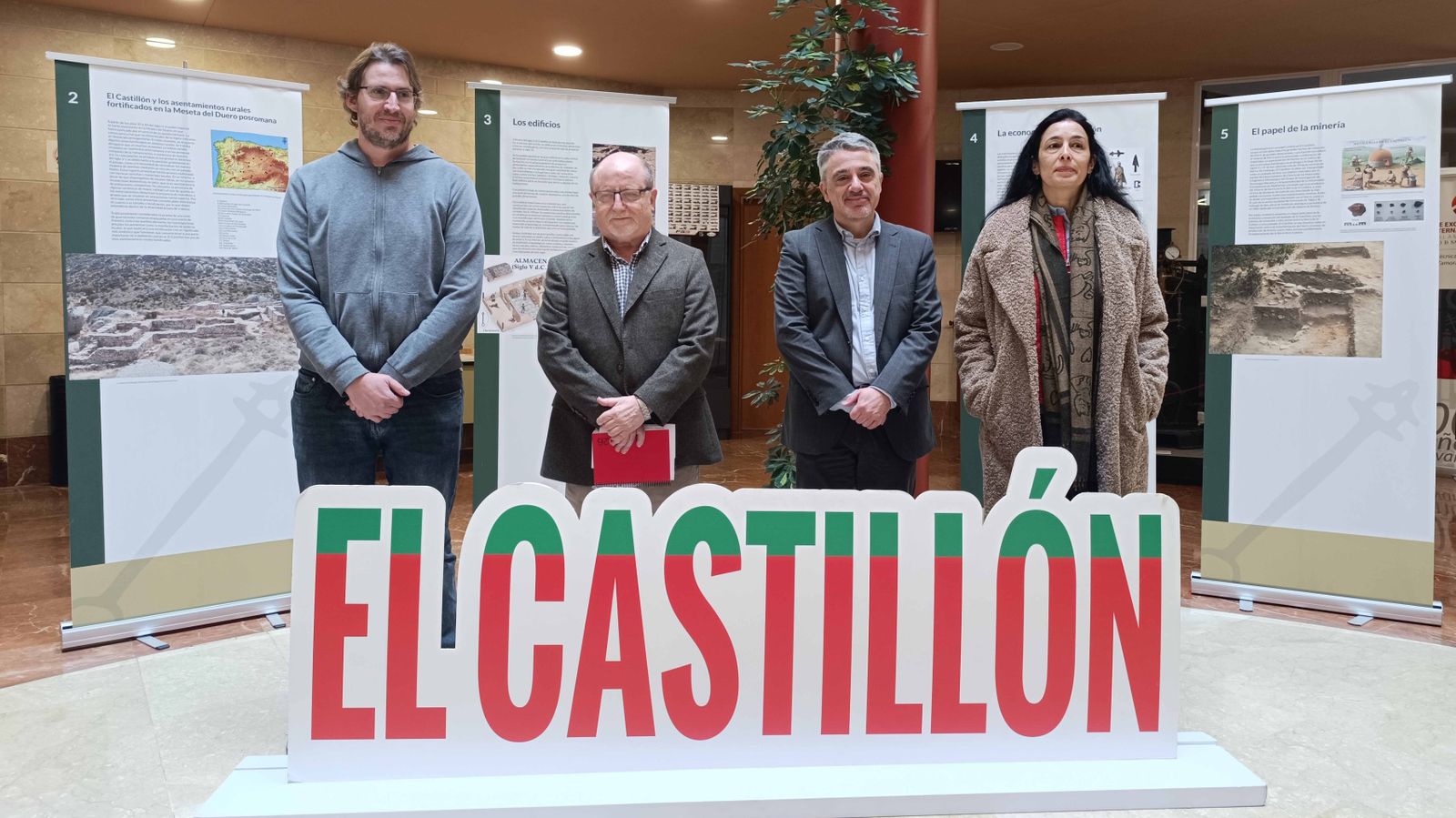 La USAL muestra el yacimiento de El Castillón y la vida en la Meseta del Duero tras Roma