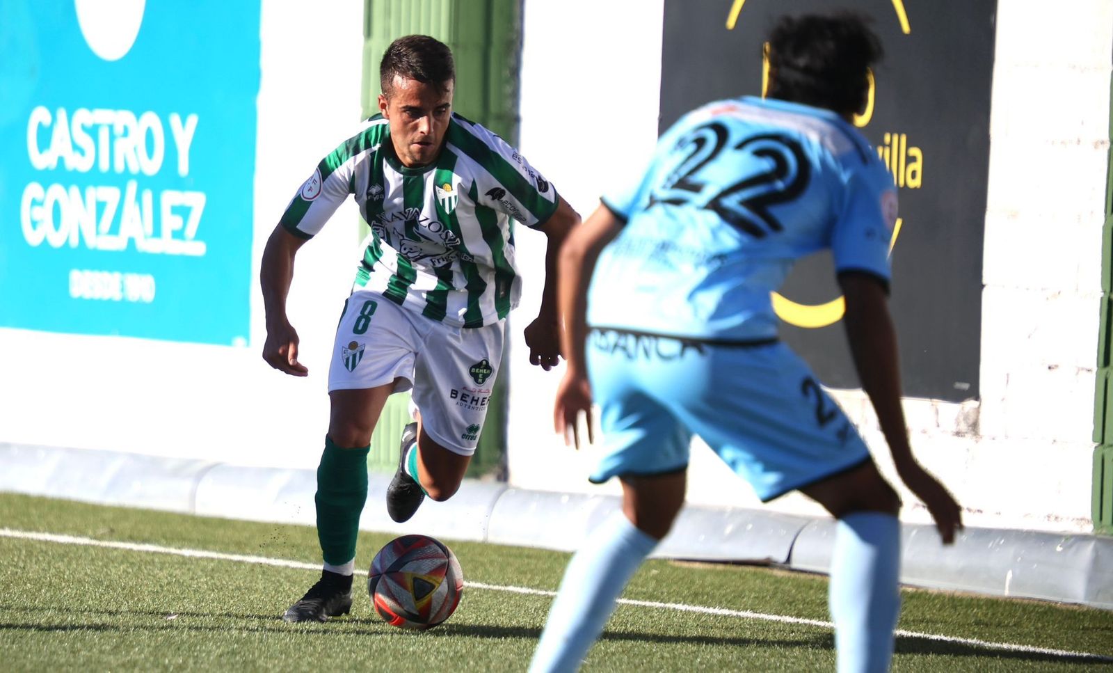 Diego González, ante el Coruxo | FOTO CD GUIJUELO